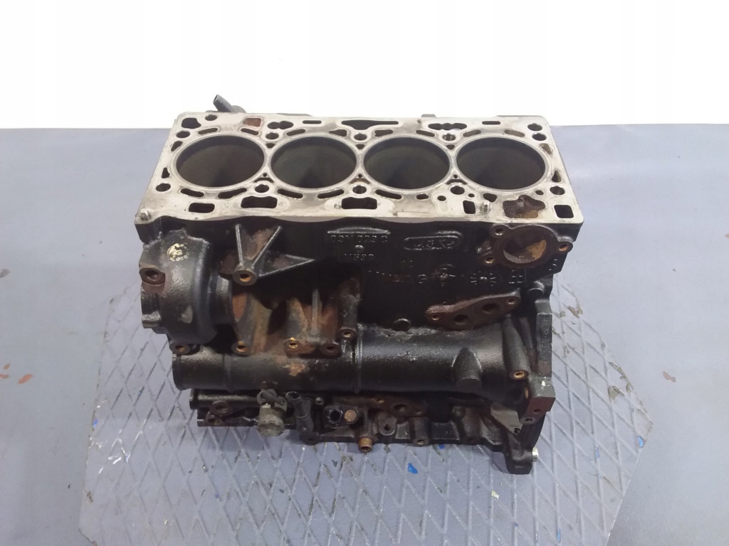 VW PASSAT B8 2.0 TDI CRL BLOK SILNIKA 03N103011A