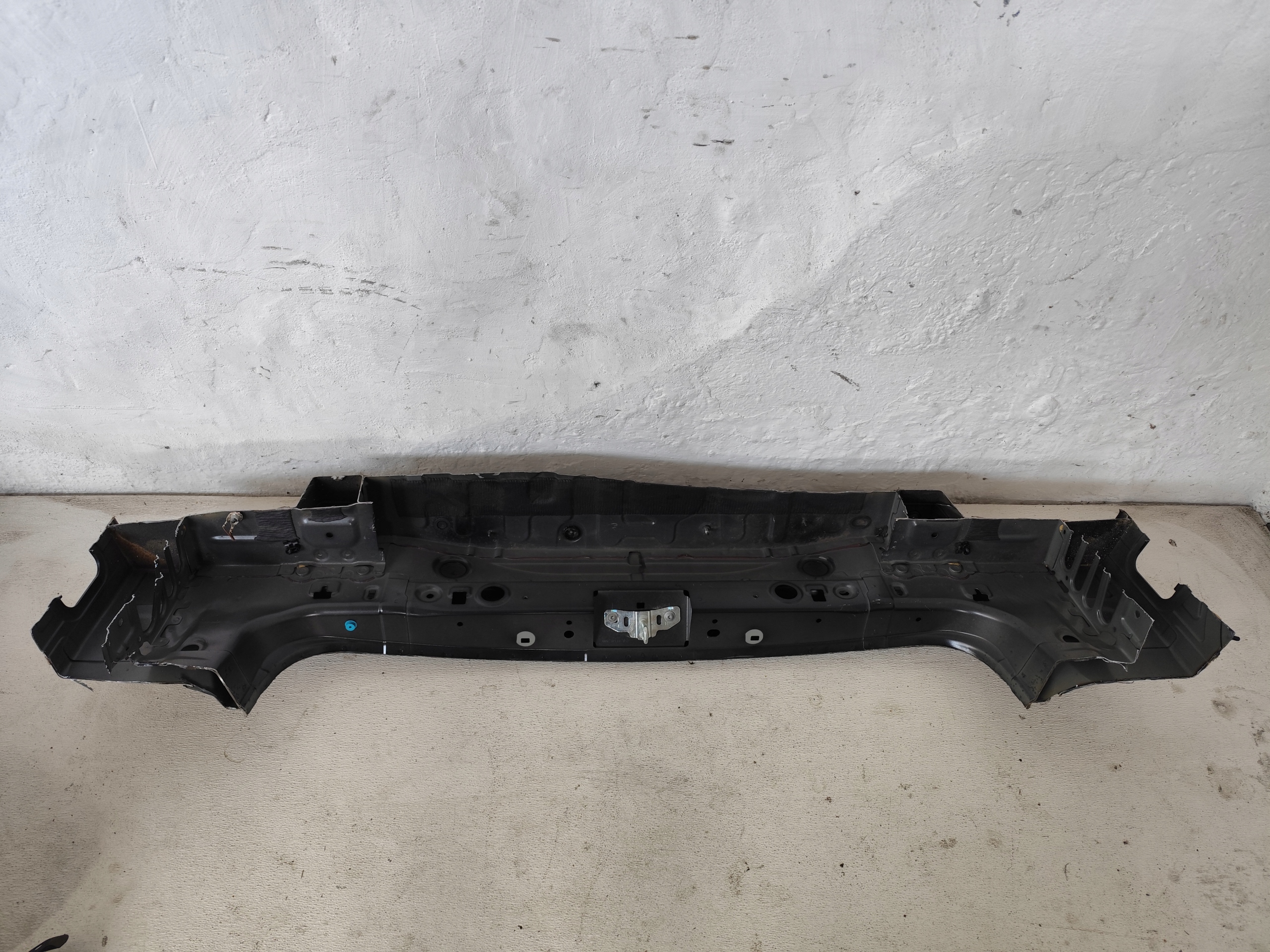 MERCEDES B KLASA W247 2019 rear panel SCIANKA