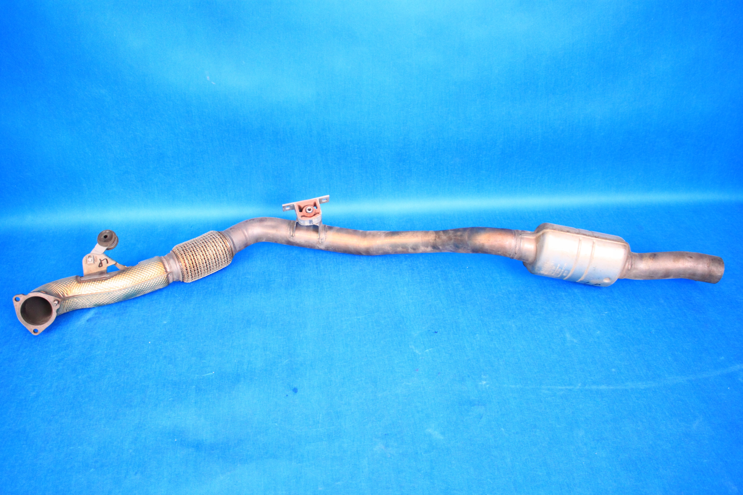 8W0253300S - AUDI B9 S4 гибкая муфта глушитель левая труба 17R