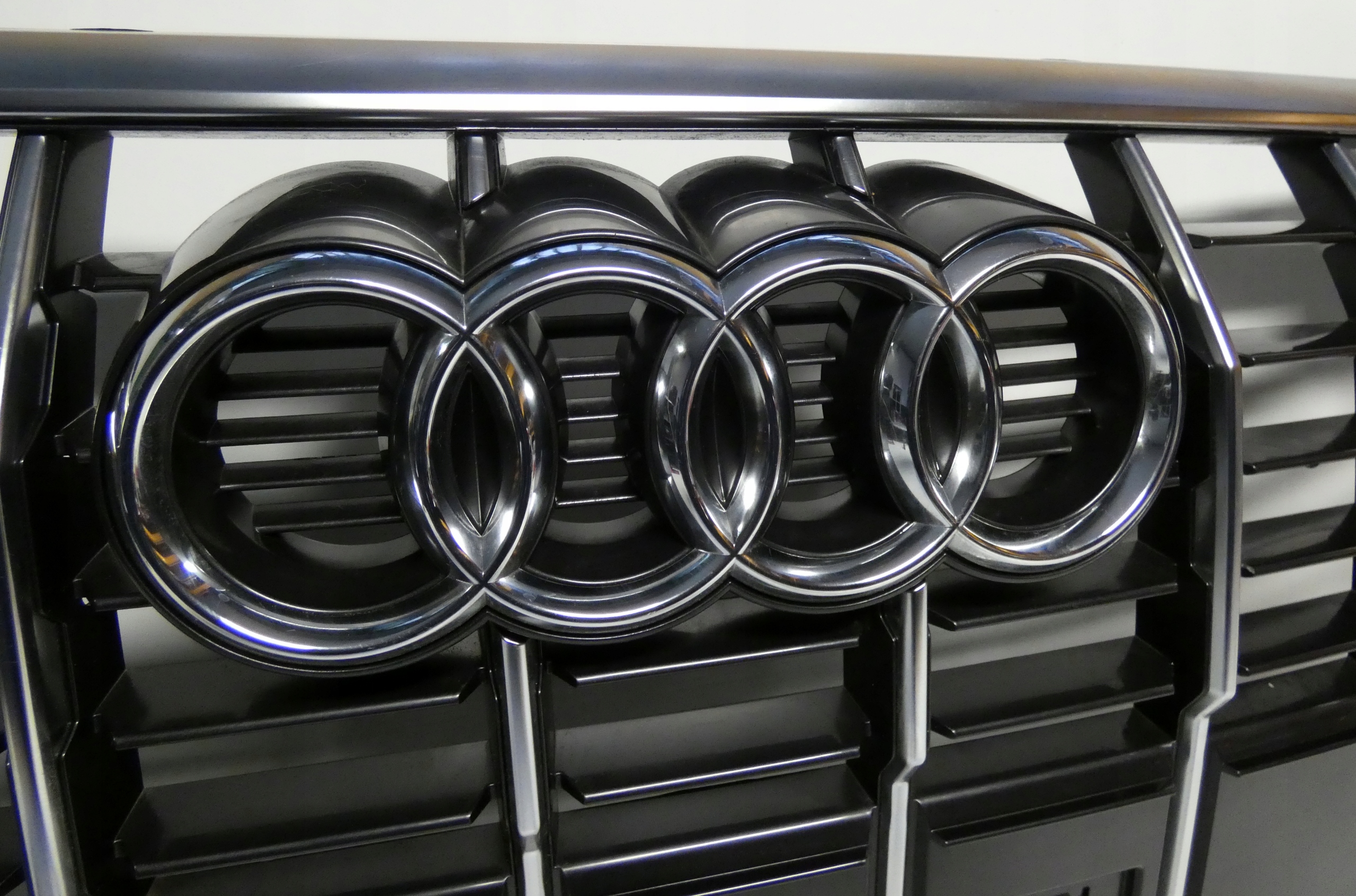 AUDI Q3 2018- SLINE 83A853651E grill grill grille