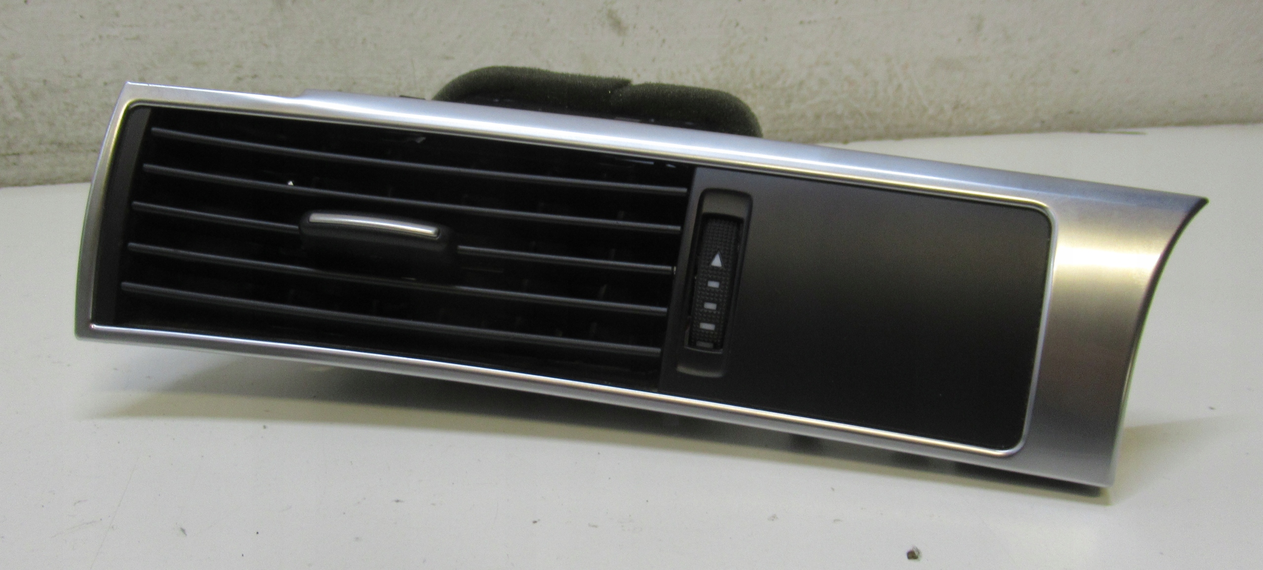 AUDI A6 C6 08R left grid air conditioning devices EU 4F1820901D