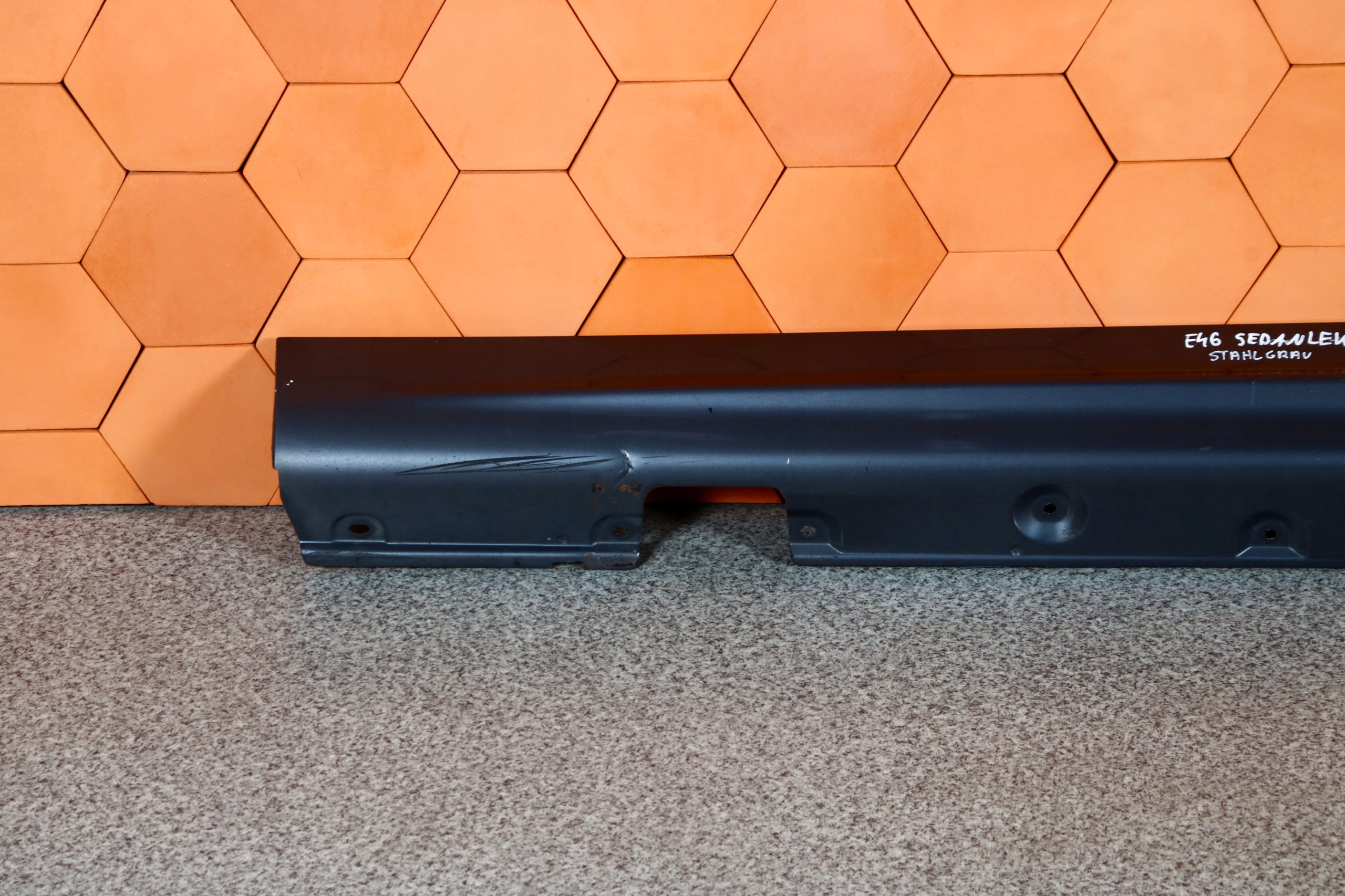 BMW E46 sedan KOMBI moulding threshold left 8209755