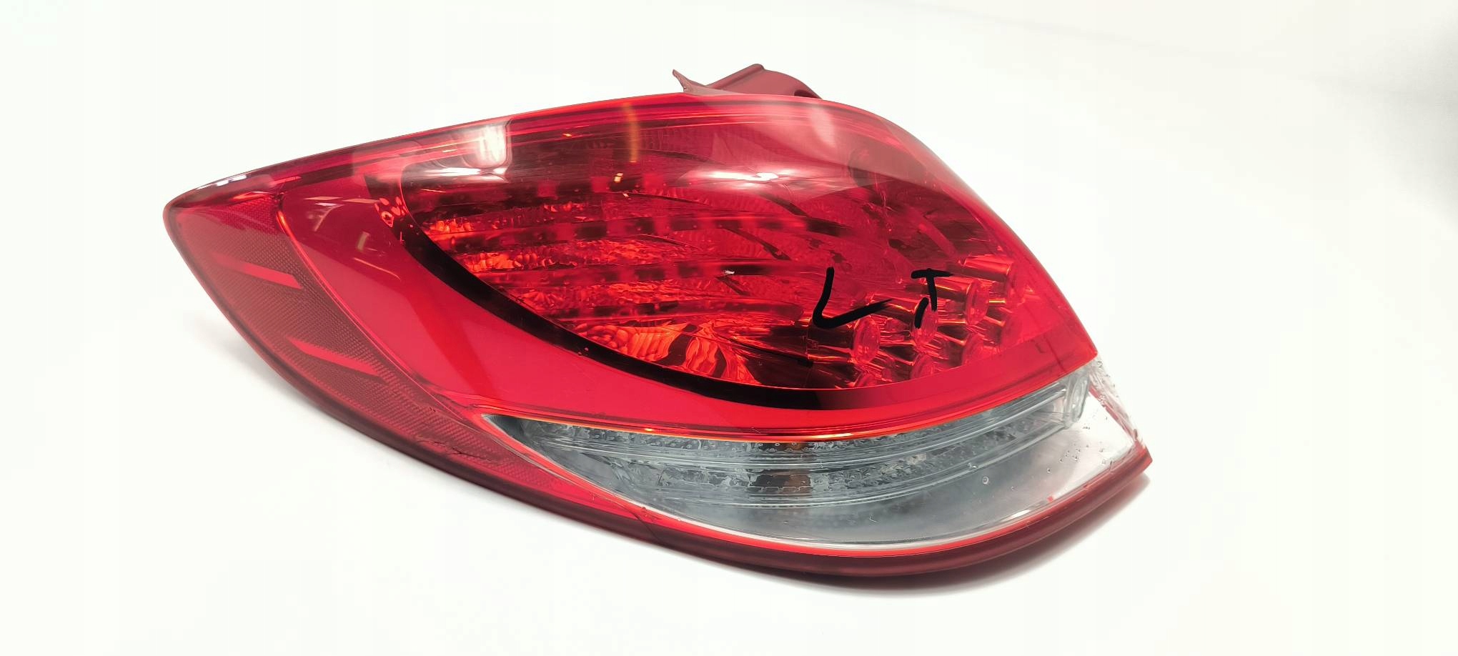 light left rear part 92401-2V120 HYUNDAI VELOSTER
