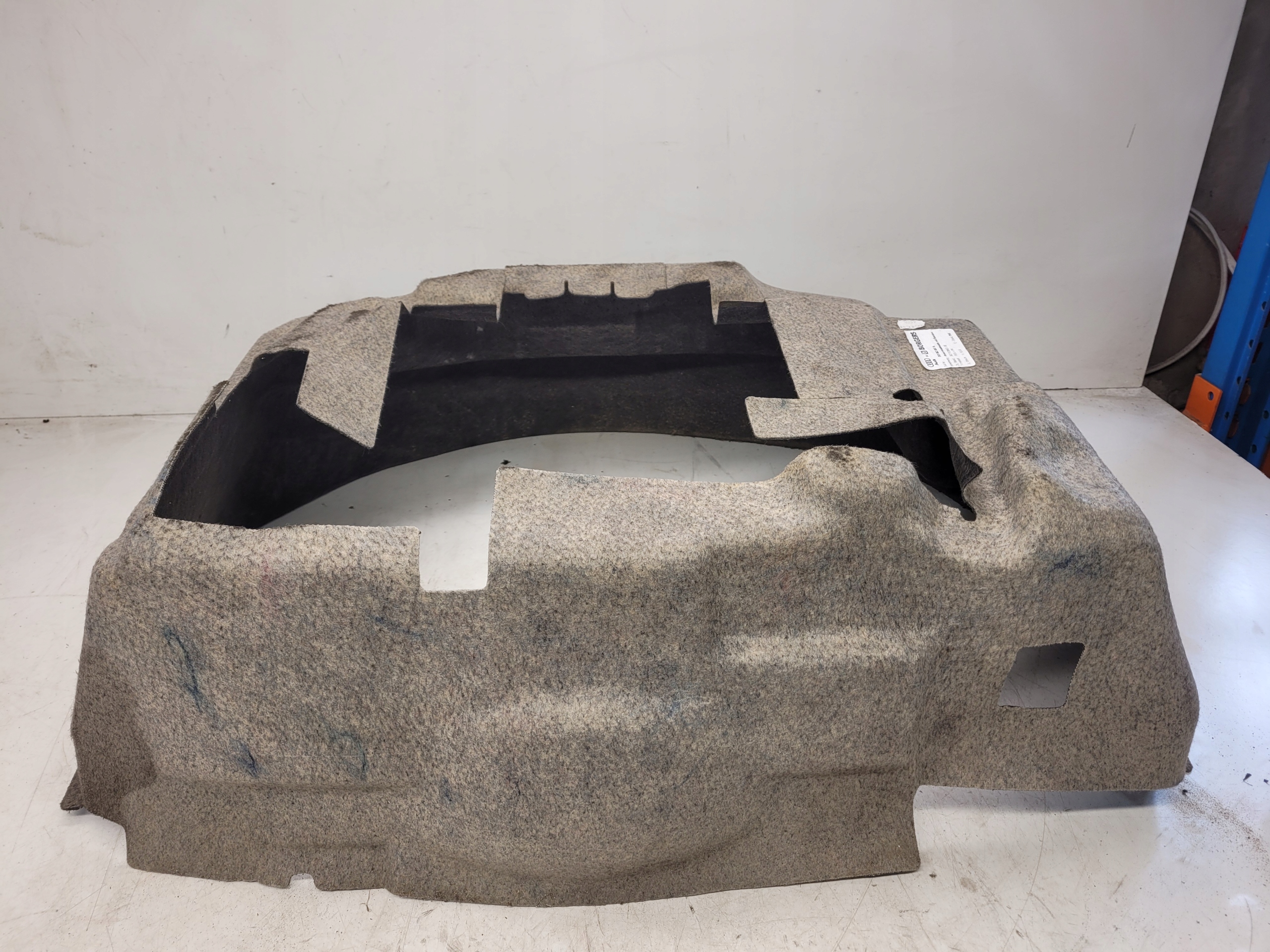 lock cylinder mats wheels AUDI A4 B8 AV 8K9863697A
