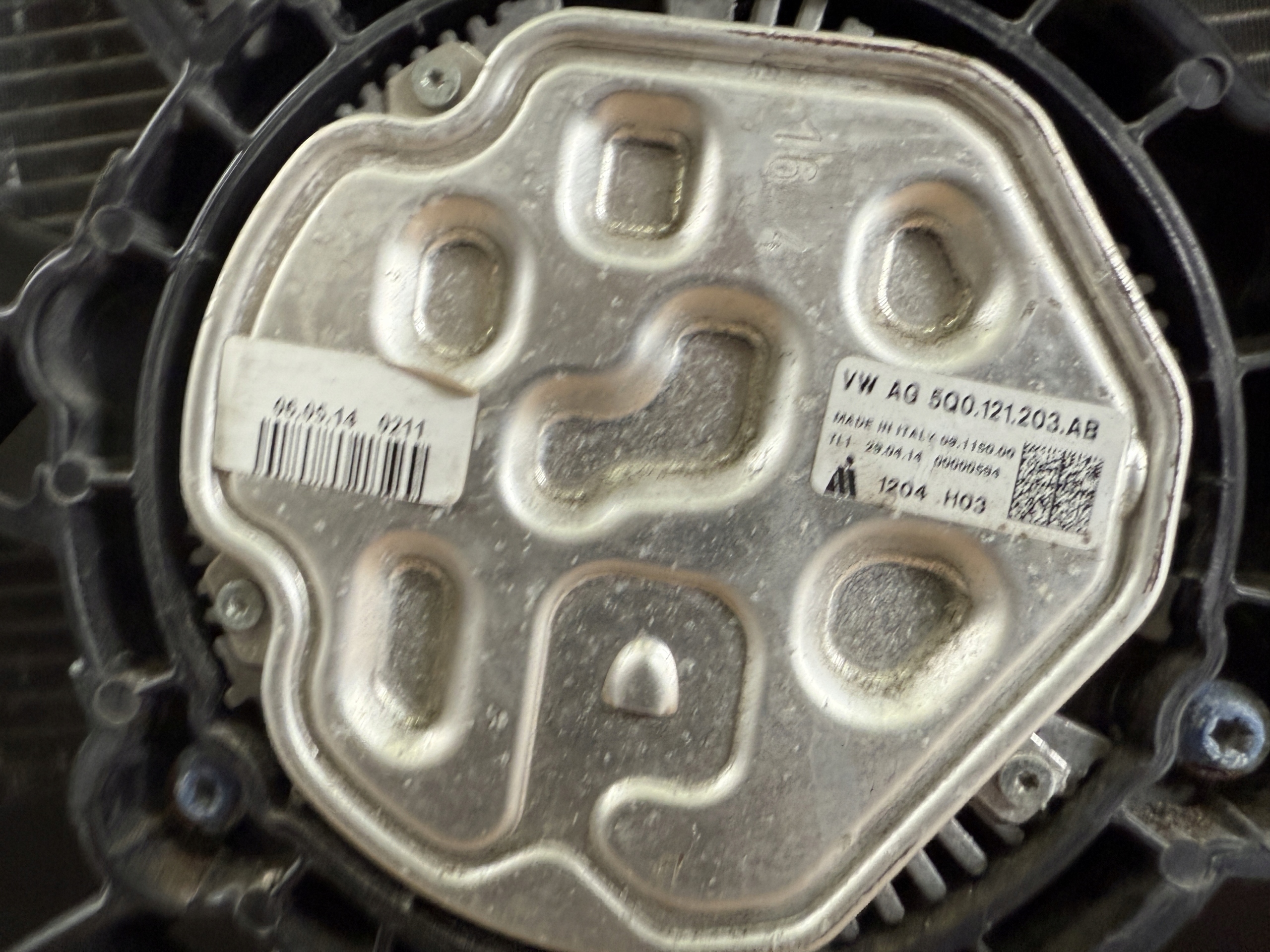 VW AUDI 1.6FSI Kühler Wasserkühler Lüfter 5Q0121251T