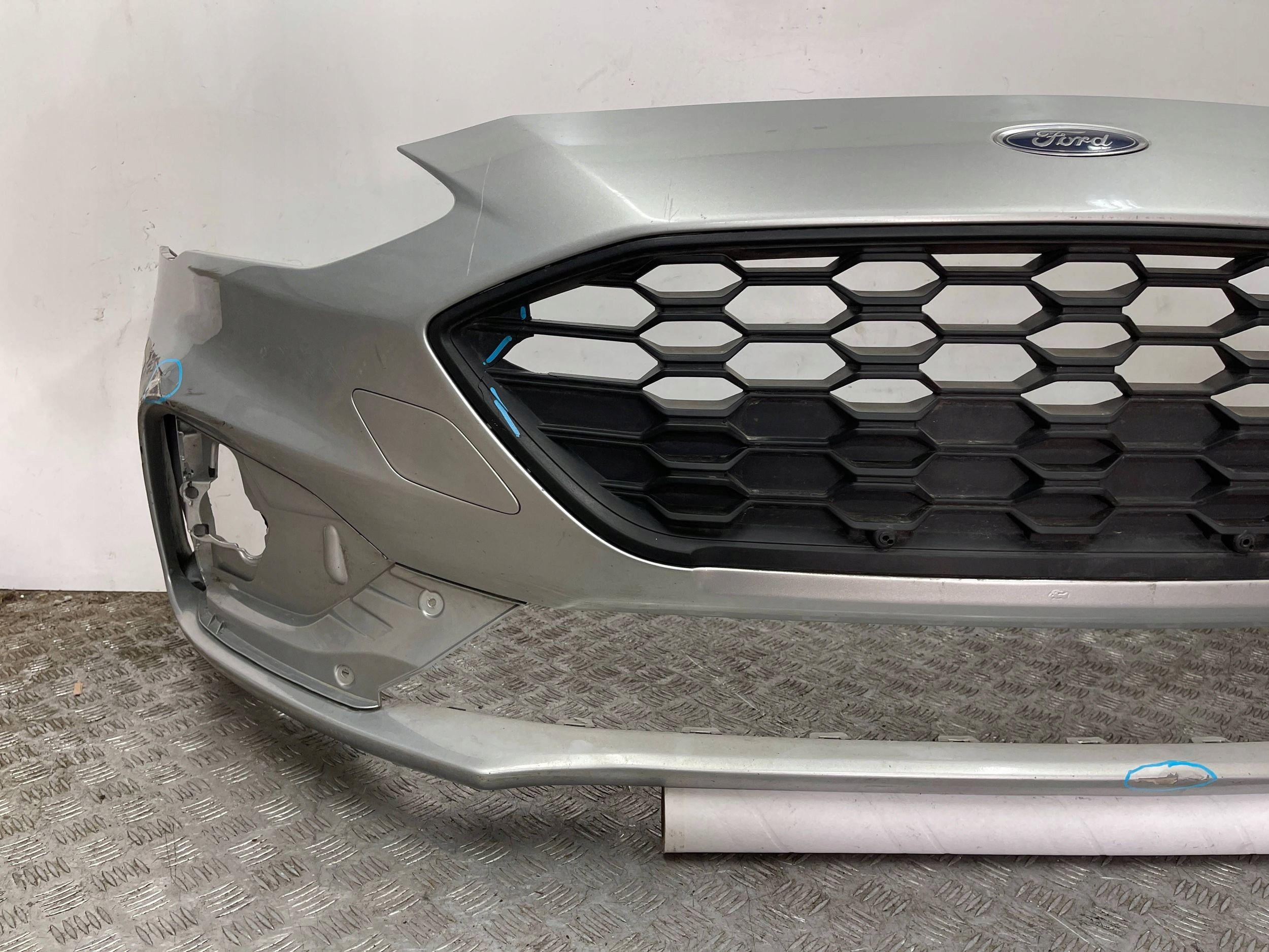 nárazník předek přední FORD FOCUS MK4 ST-LINE 18