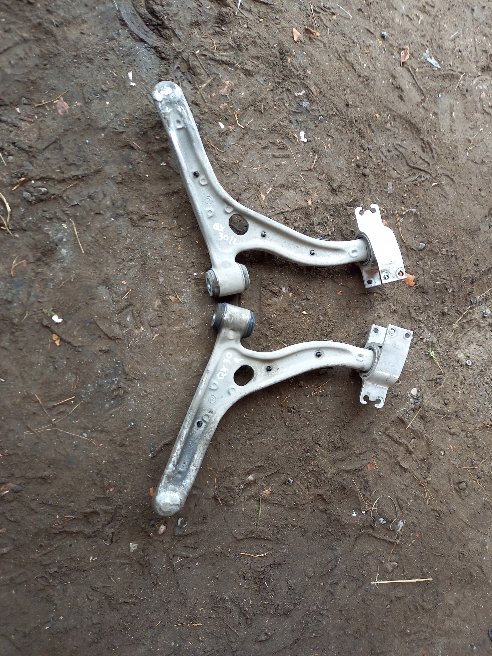 ІНФІНІТІ Qx30 QX 30 РИЧАГ ПЕРЕД ПРАВИЙ 2016 >