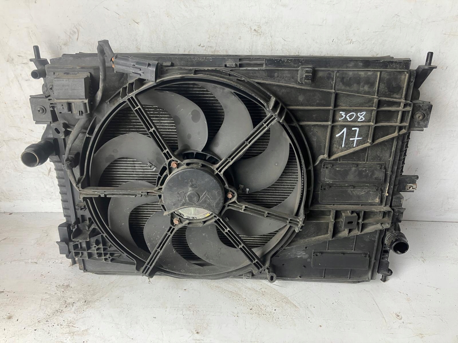 support panel for radiators radiator C4 PICASSO II 308 T9 9806313580