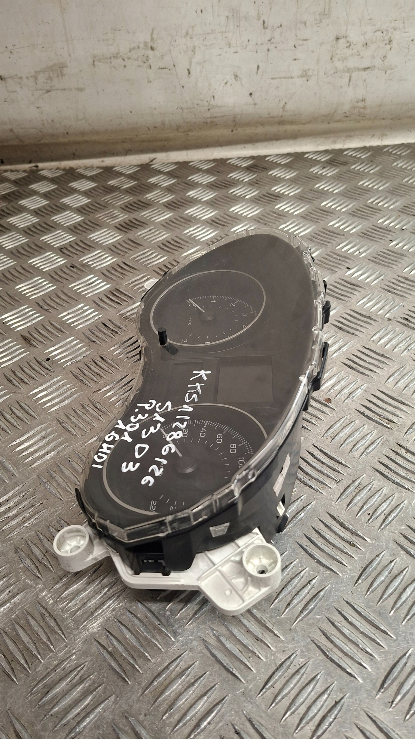 dials PEUGEOT 301 1.6HDI