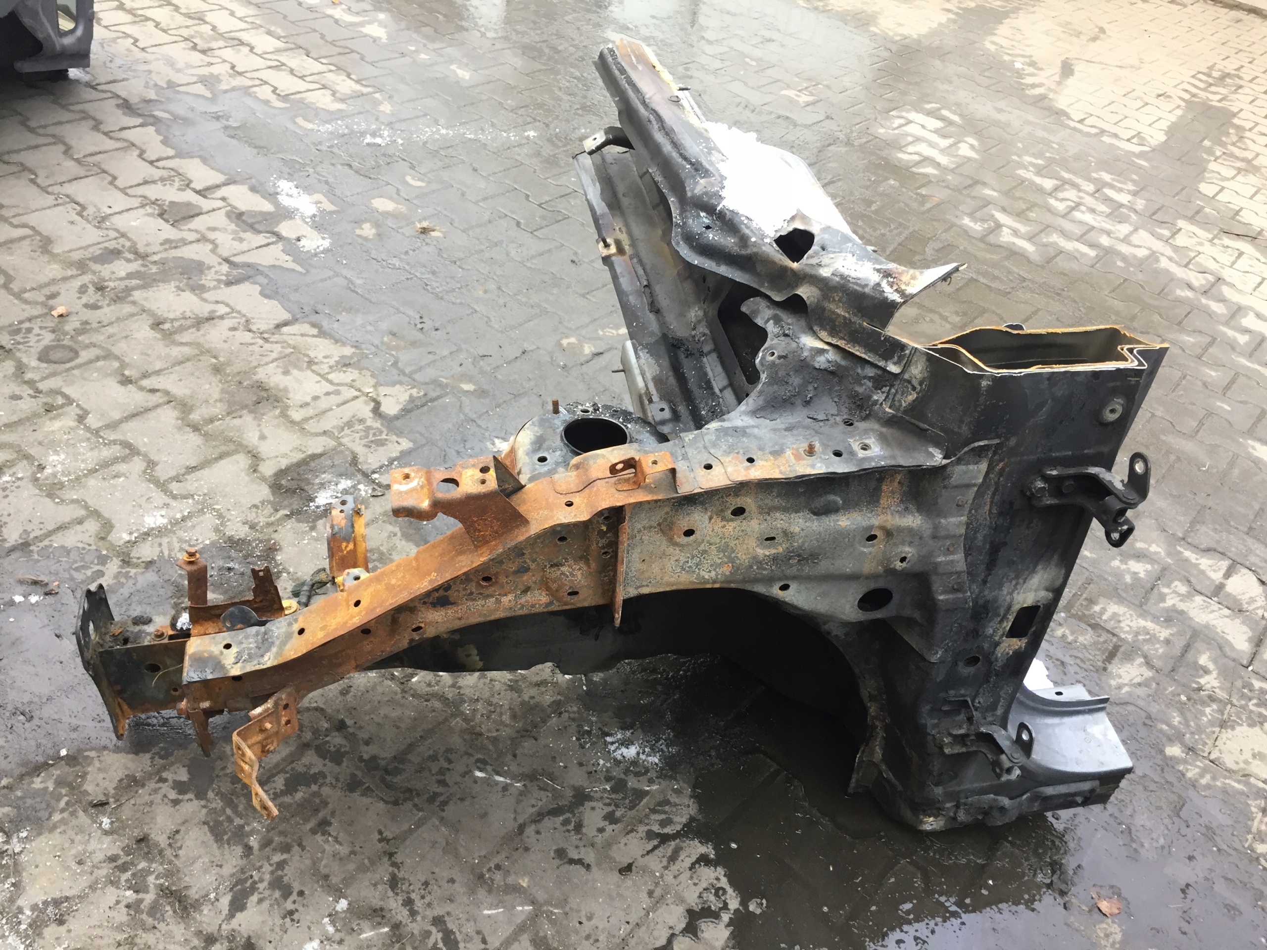 HYUNDAI Ix35 13-15 ЛОНЖЕРОН ЧЕТВЕРТИНА ЛІВА ПЕРЕД