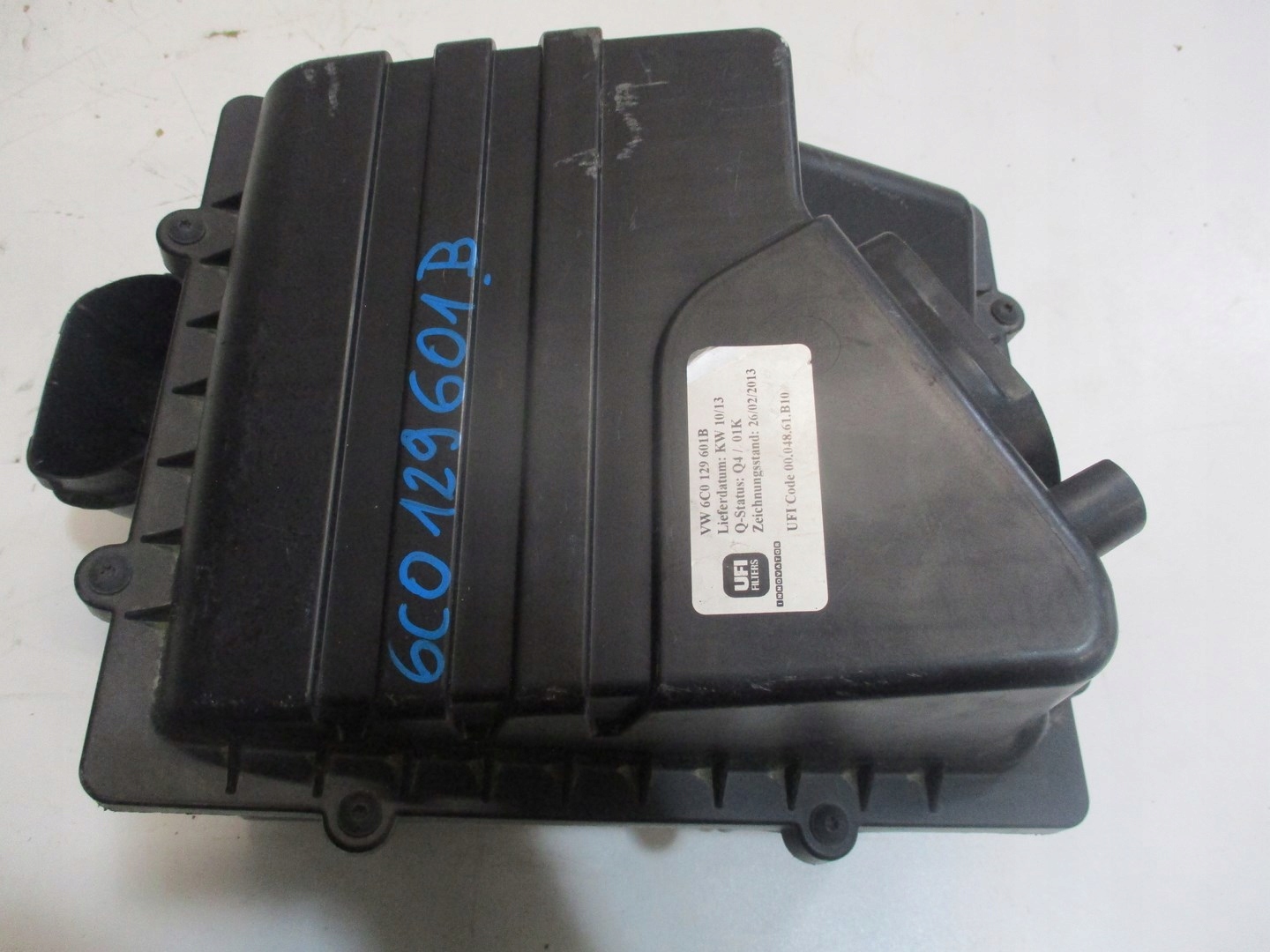 Корпус фільтра повітря VW POLO 6C0c0129601b