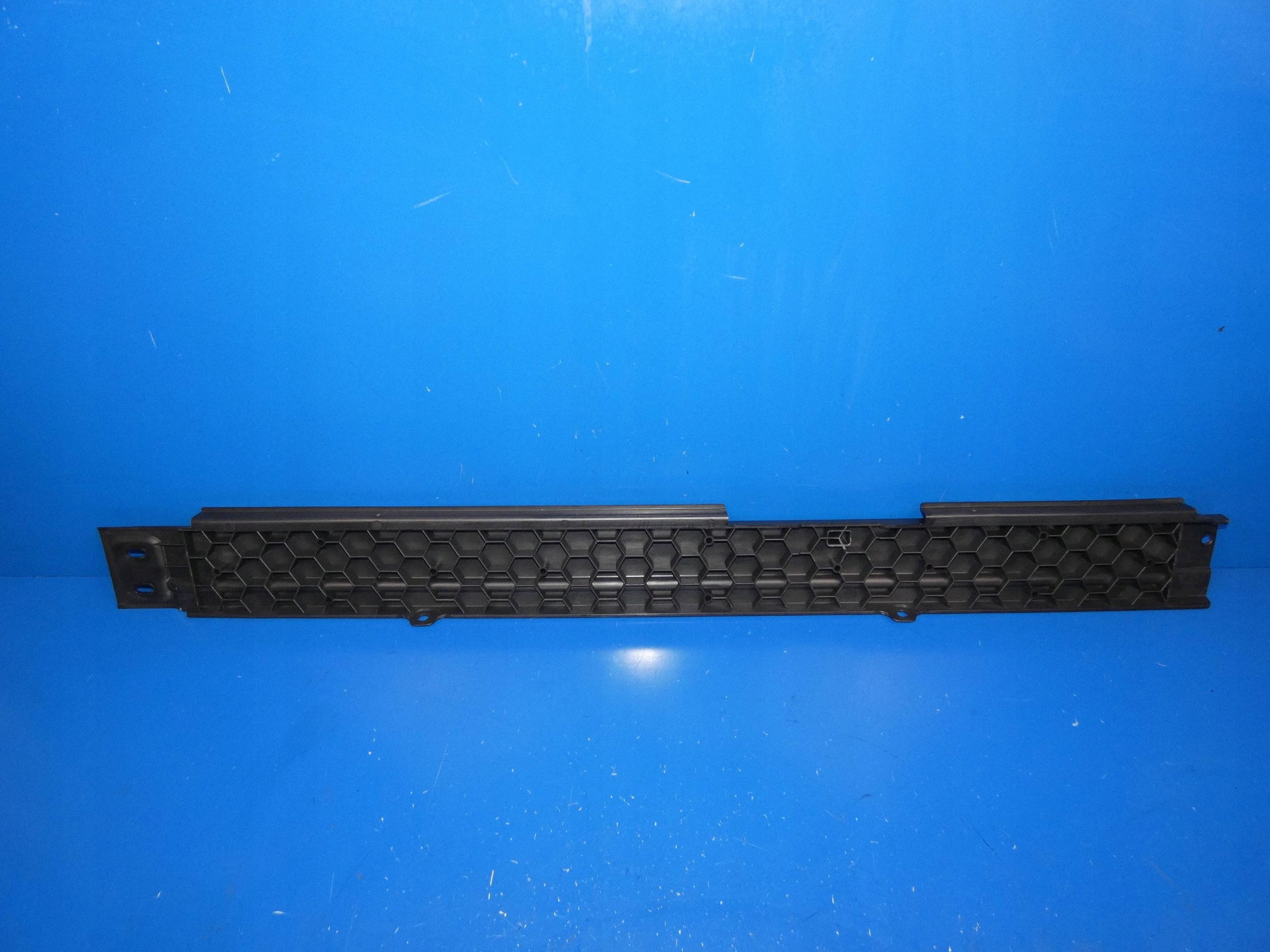 MERCEDES ML W166 grid moulding boot right rear part