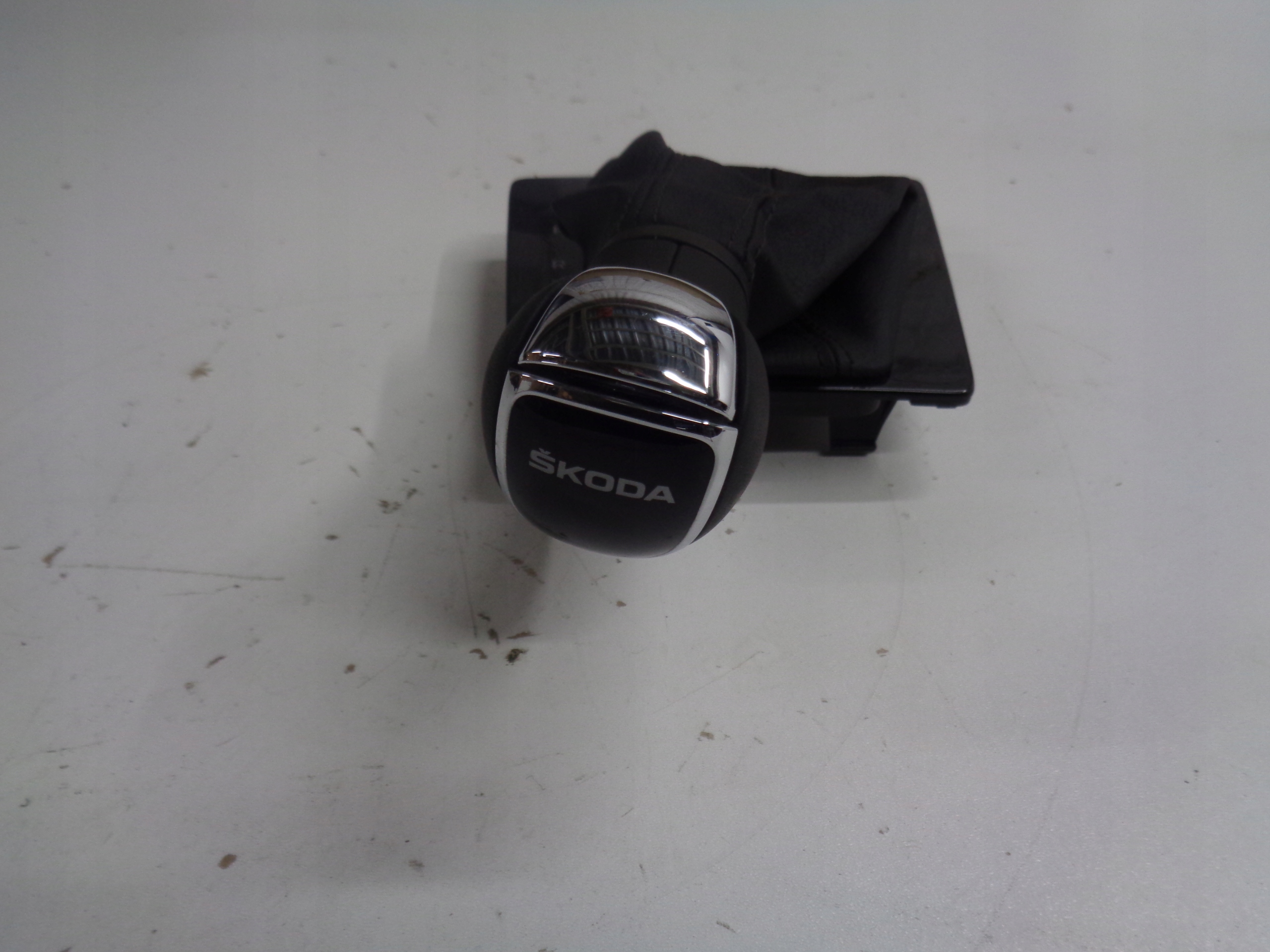 SKODA KAMIQ SKALA sleeve frame knob DSG