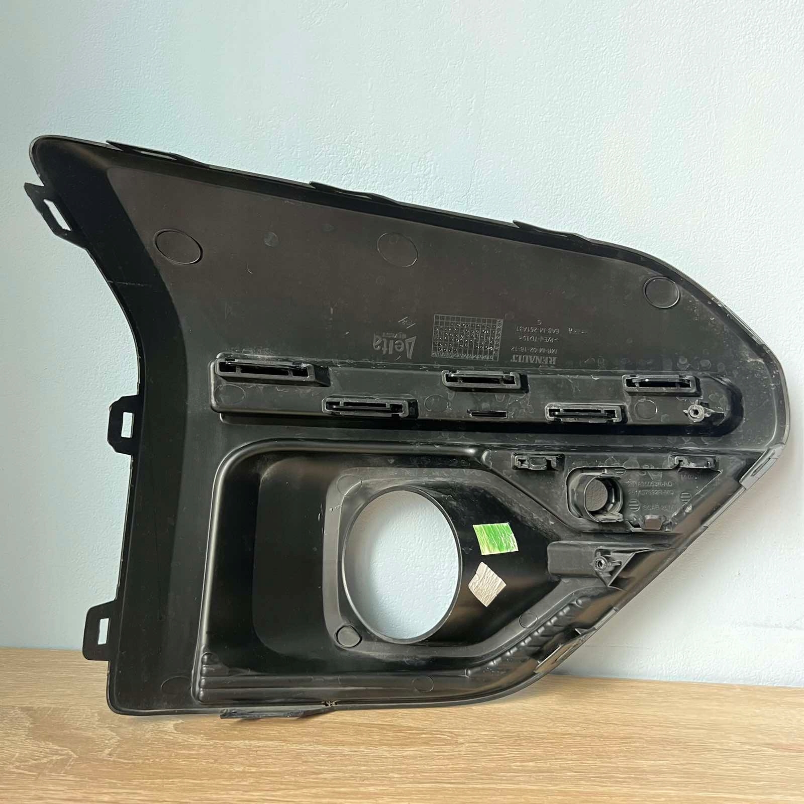 SANDERO III STEPWAY 2021-> grid left W bumper EAB-M261A31