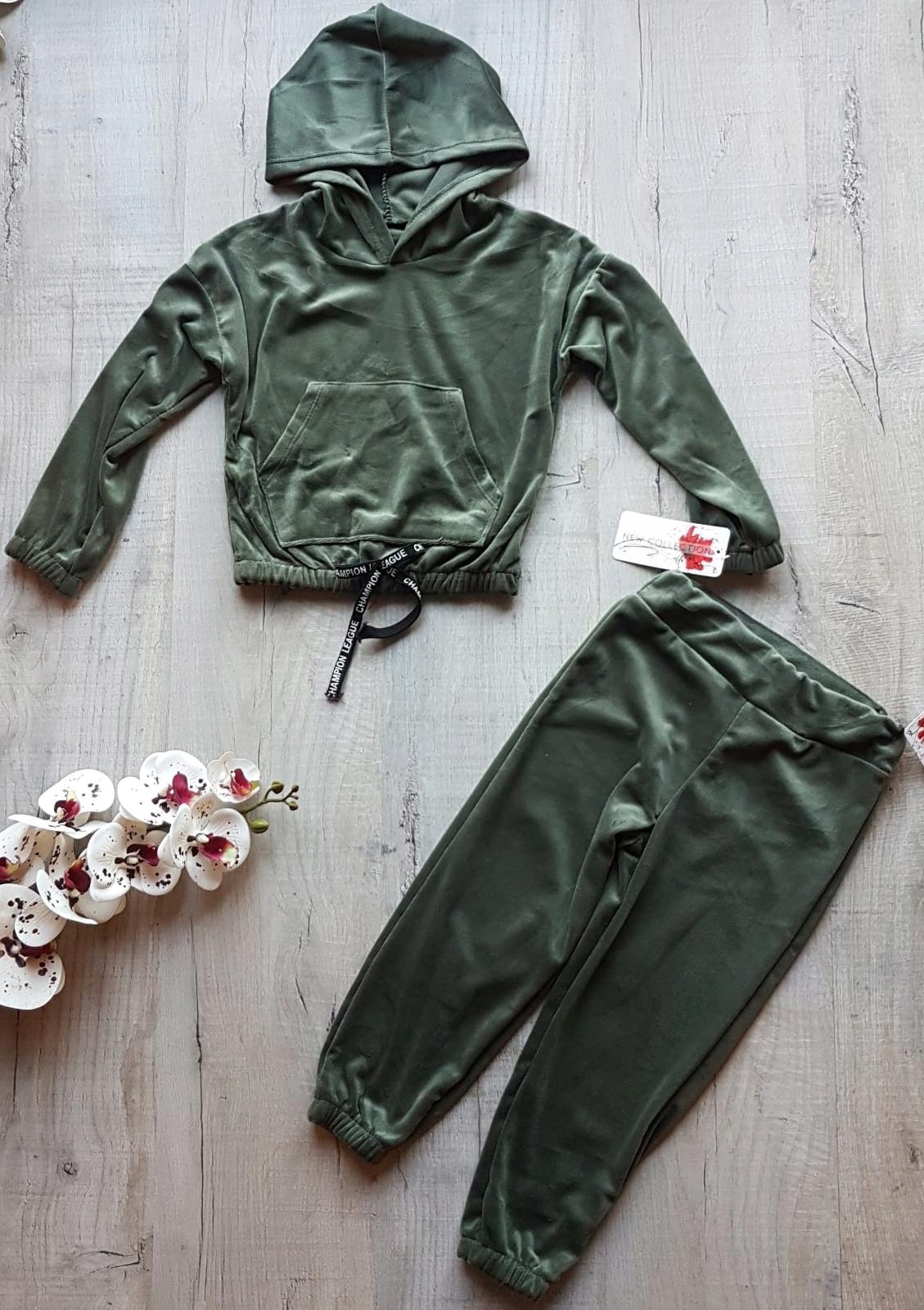 Komplet welurowy dla dziewczynki r 116 Marka Inna marka