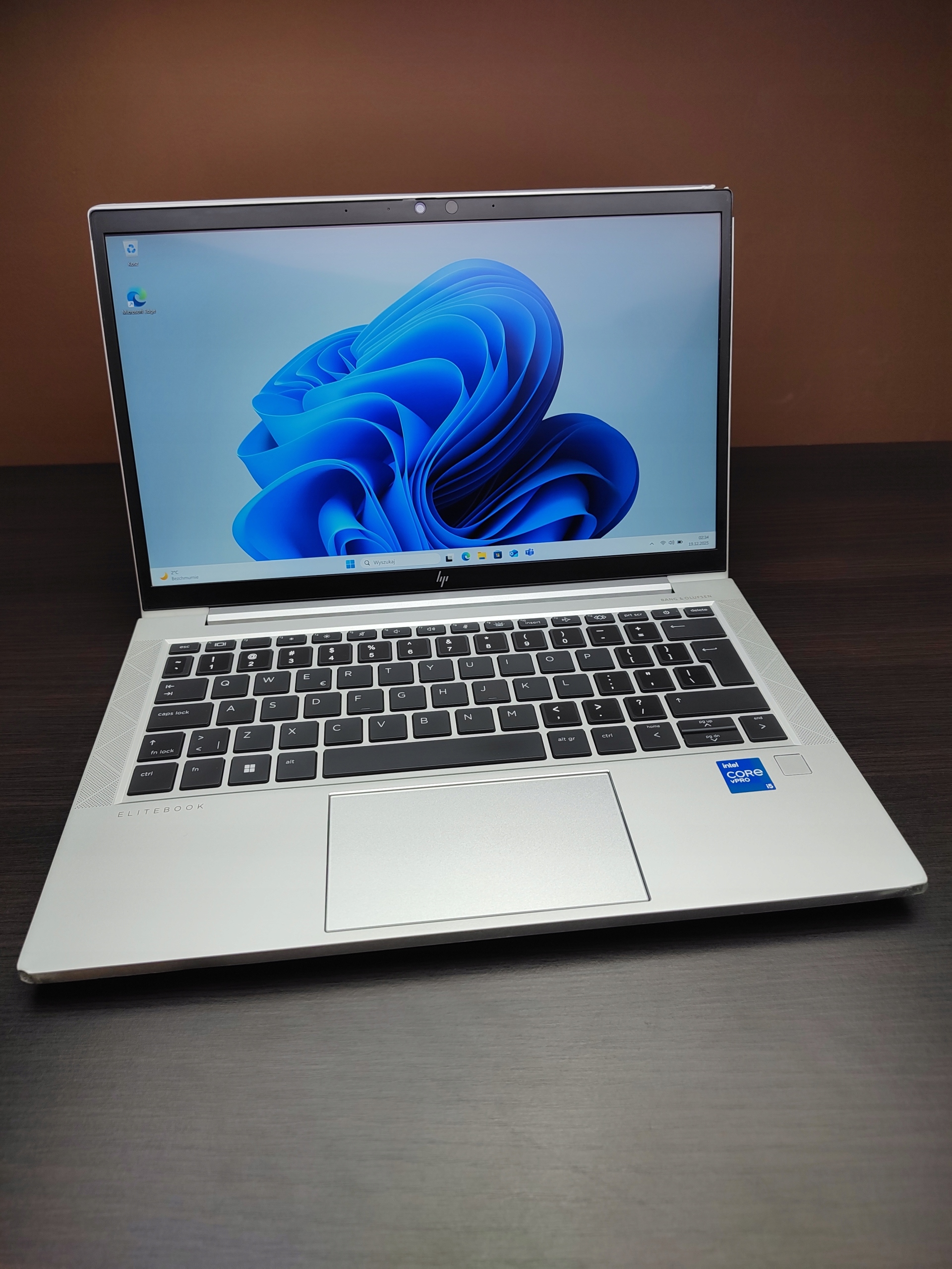HP Elitebook 830 G8
