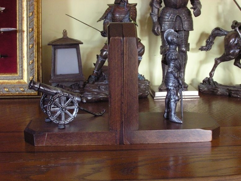 Podpery Na Knihy S Rytierom A Kanónom AG53/2