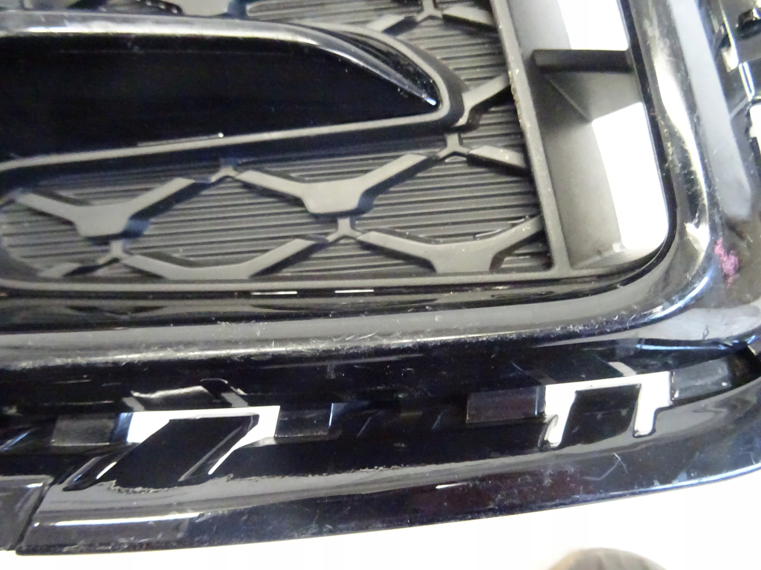 grid of a bumper front front right KIA STONIC GT-LINE 865C4-H8KA0