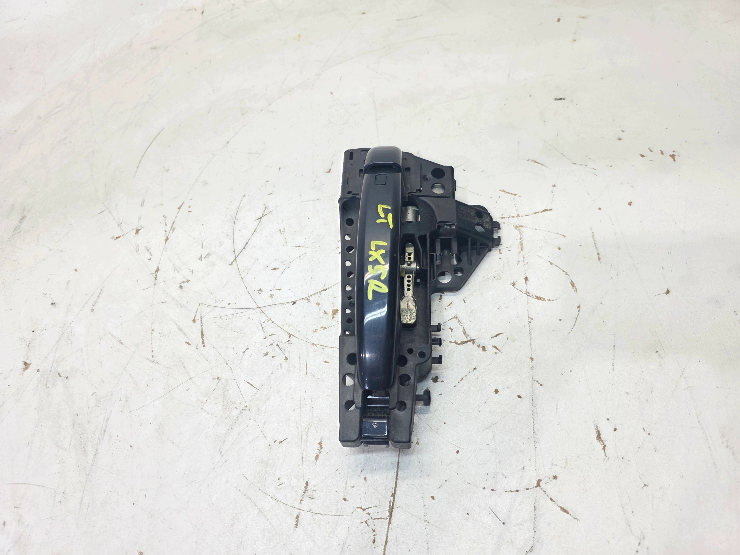 handle left AUDI A4 B8 A5 8T Q5 8T0837885A LX5R
