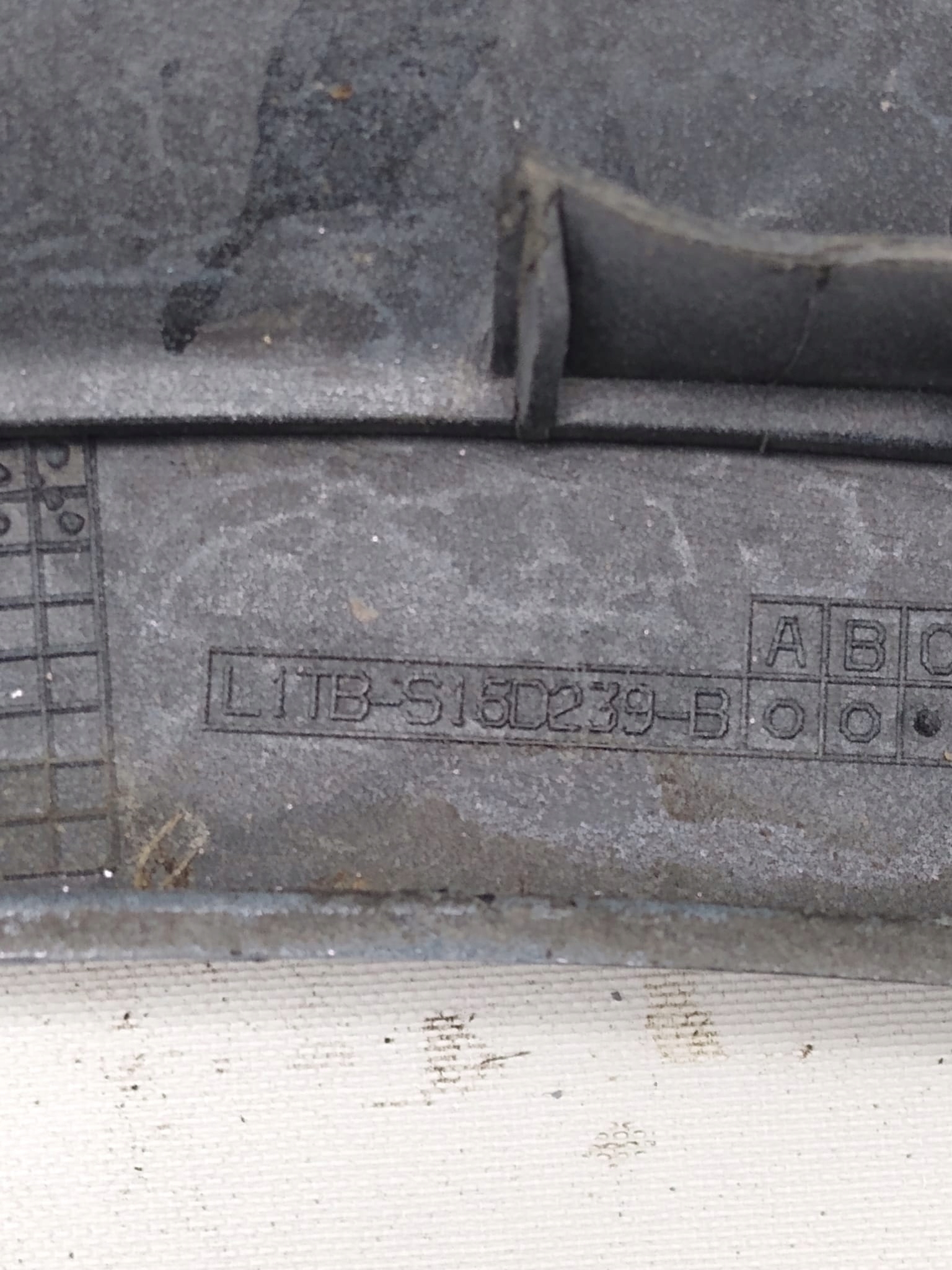 FORD PUMA ST-LINE 19-> moulding cap left front