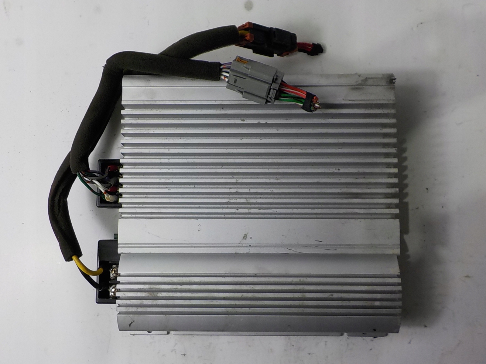 VOLVO S70 C70 Verstärker RADIA GLOSNIKOW 3533876