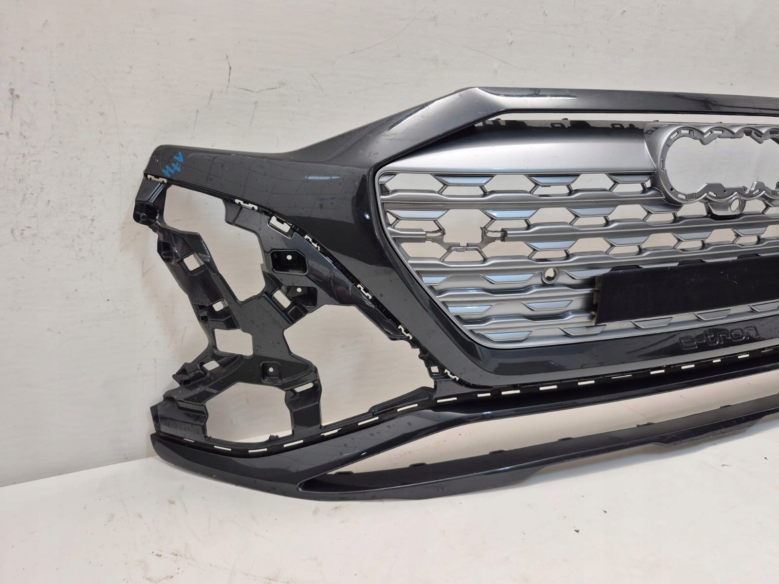 AUDI Q8 E-TRON 4KE LIFT 23- bumper front front grill PDC 4KE807725