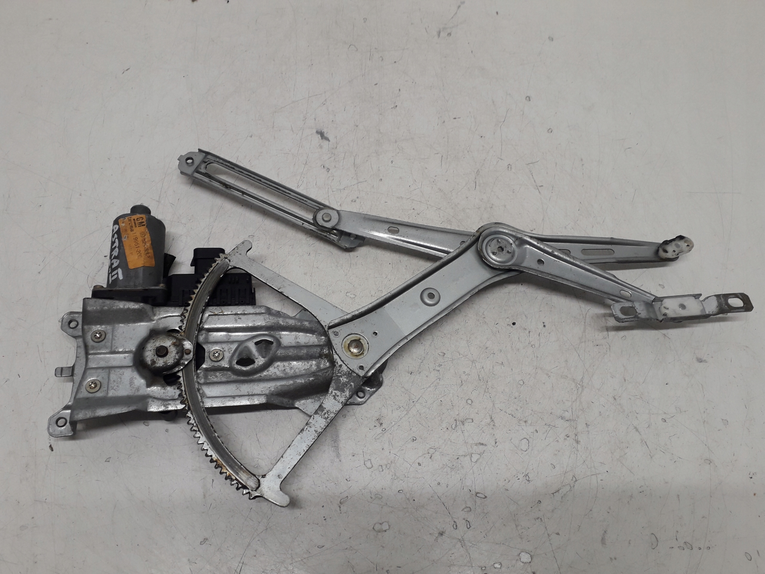 OPEL ASTRA G 2 II 98-09 MECHANIZM SZYBY Z SILNICZKIEM PRAWY PRZÓD 90521876