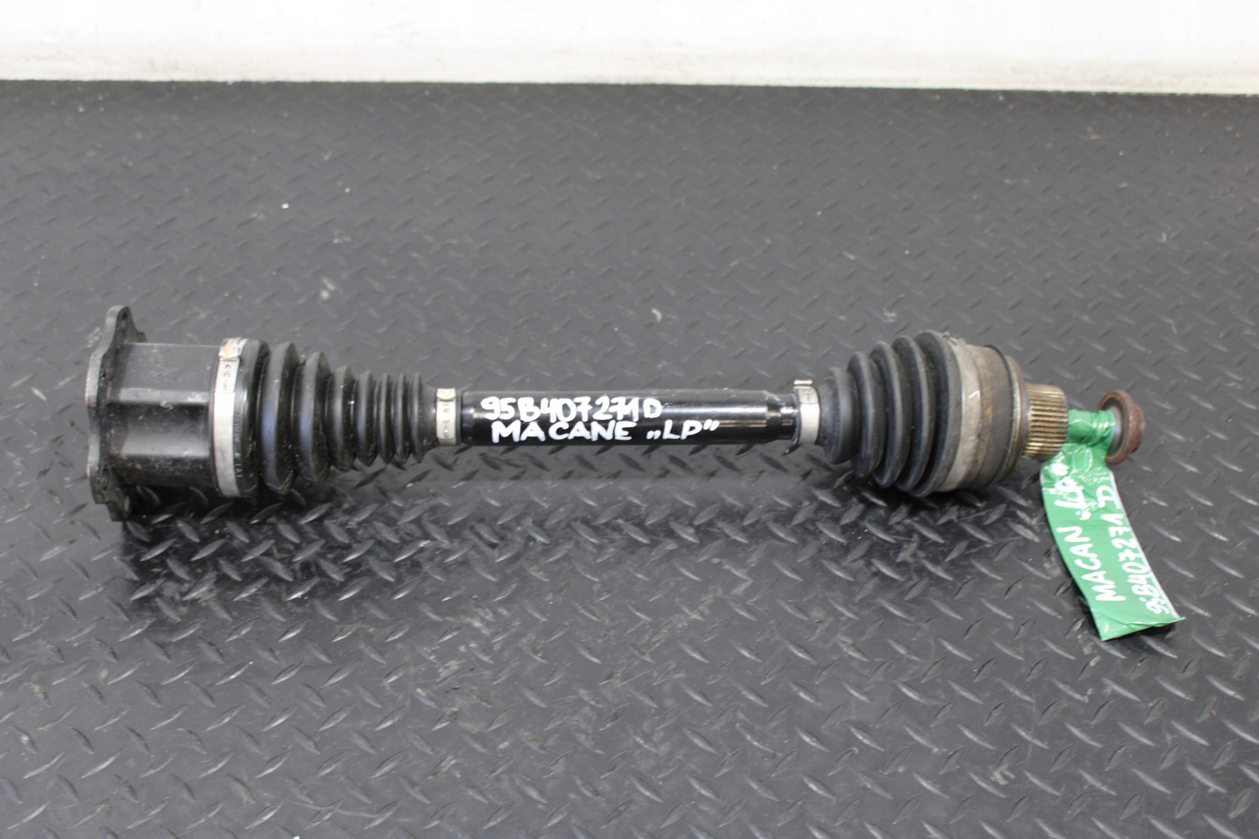 semi-axis semi-axis left front PORSCHE MACAN 95B 95B407271D