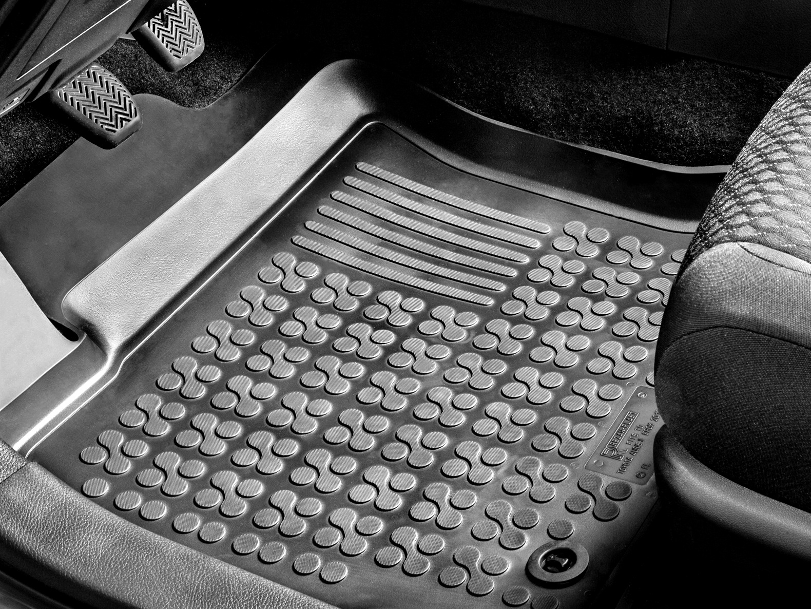 Honda CRV II 2001-2006 z automatyczną i manualną skrzynią biegów dywaniki Numer katalogowy producenta 200912