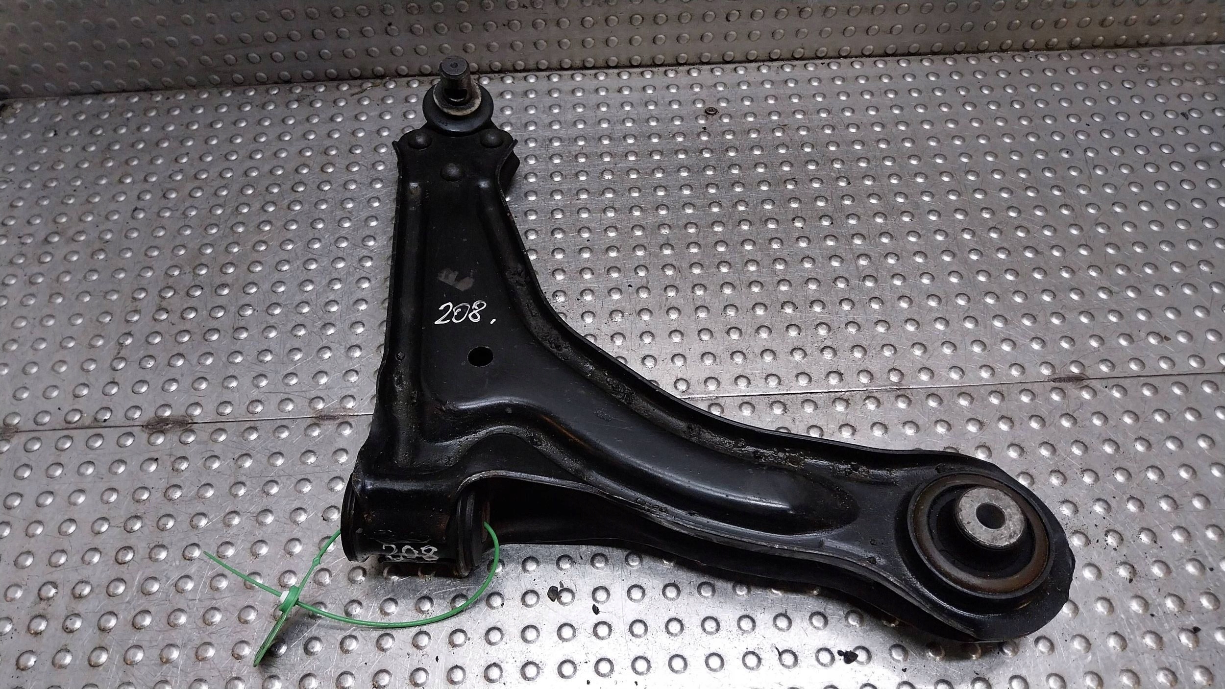 arm right front A6383300110 MERCEDES VITO W638 96-03