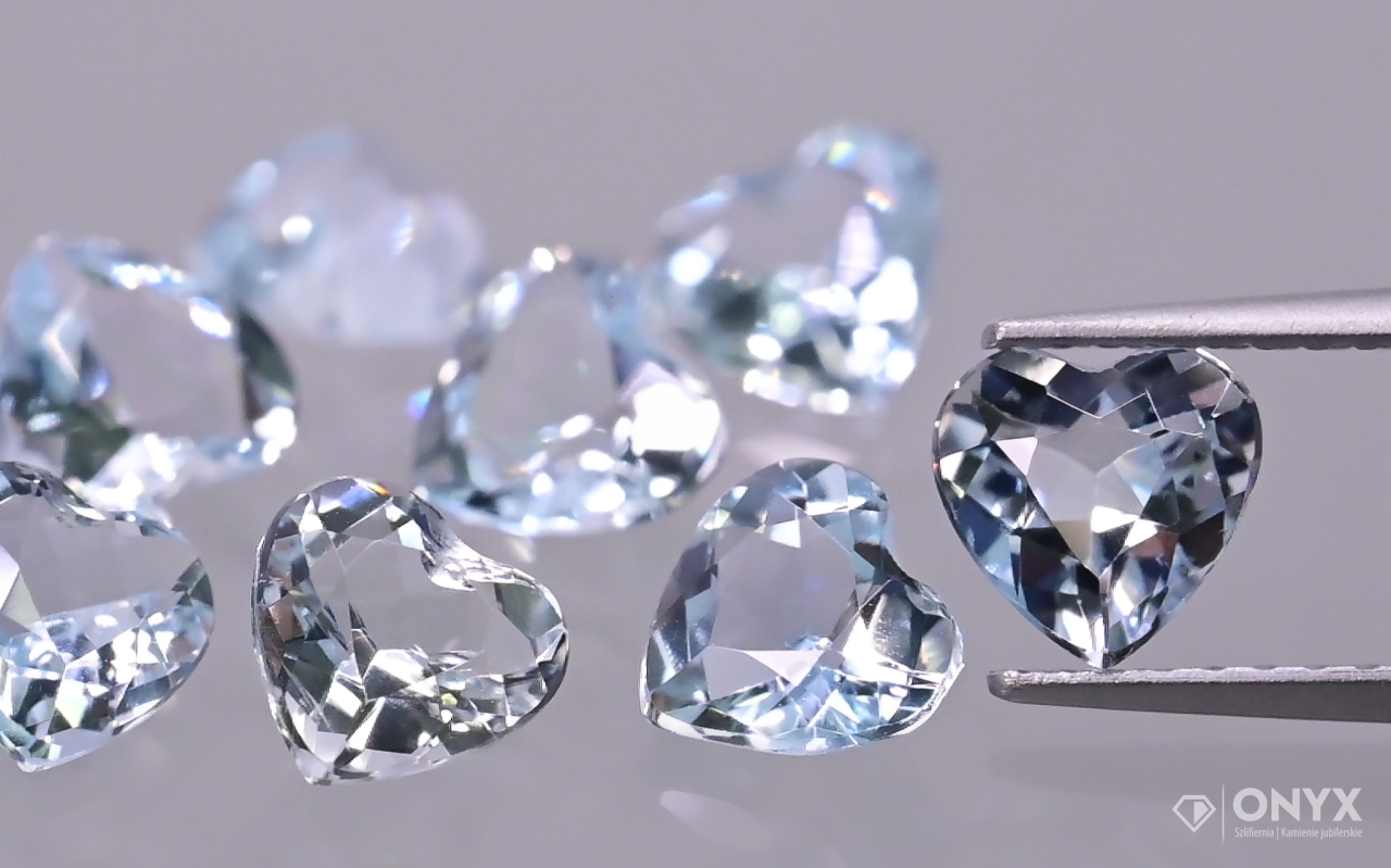 Akvamarín fasetované srdce 5,5x5,5 mm