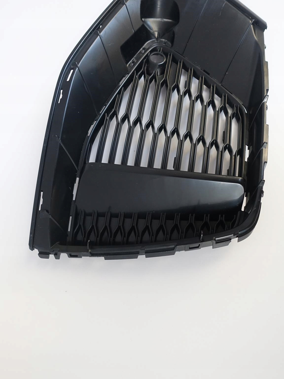 AUDI Q8 S-LINE SQ8 4M8 18- bumper grid left