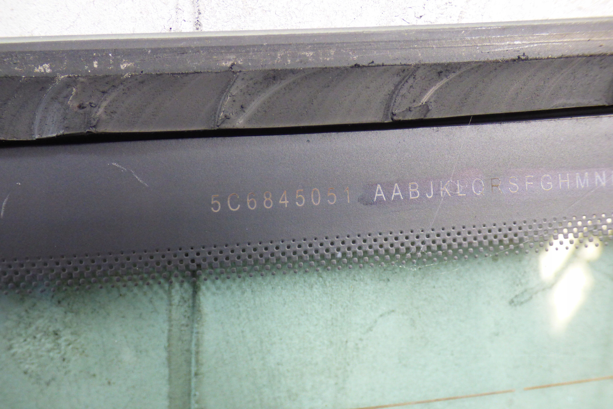window rear rear part 2011 rok original VOLKSWAGEN JETTA VI 5C