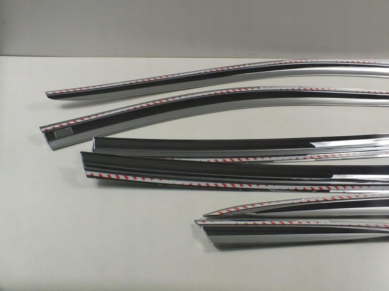 KOLEOS II LISTWA OZDOBNA ZEWNĘTRZNA OWIEWKI CHROM Numer katalogowy części 8201665631