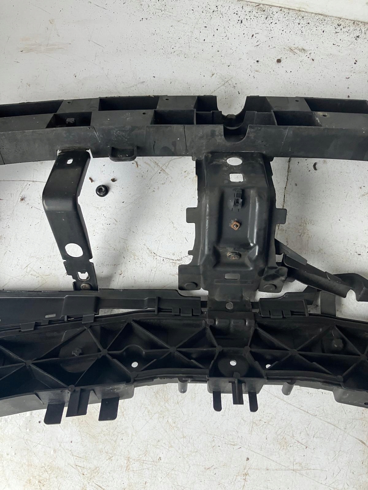support panel for radiators pillar iron RENAULT LATITUDE 625108157R