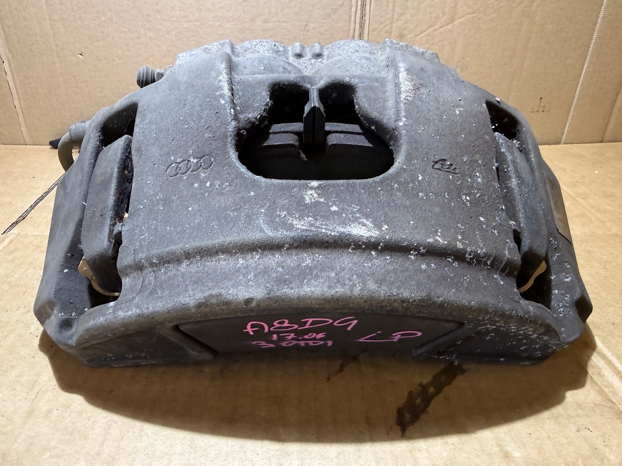 AUDI A8 D4 3.0 TDI caliper brake left front front 4H05BE