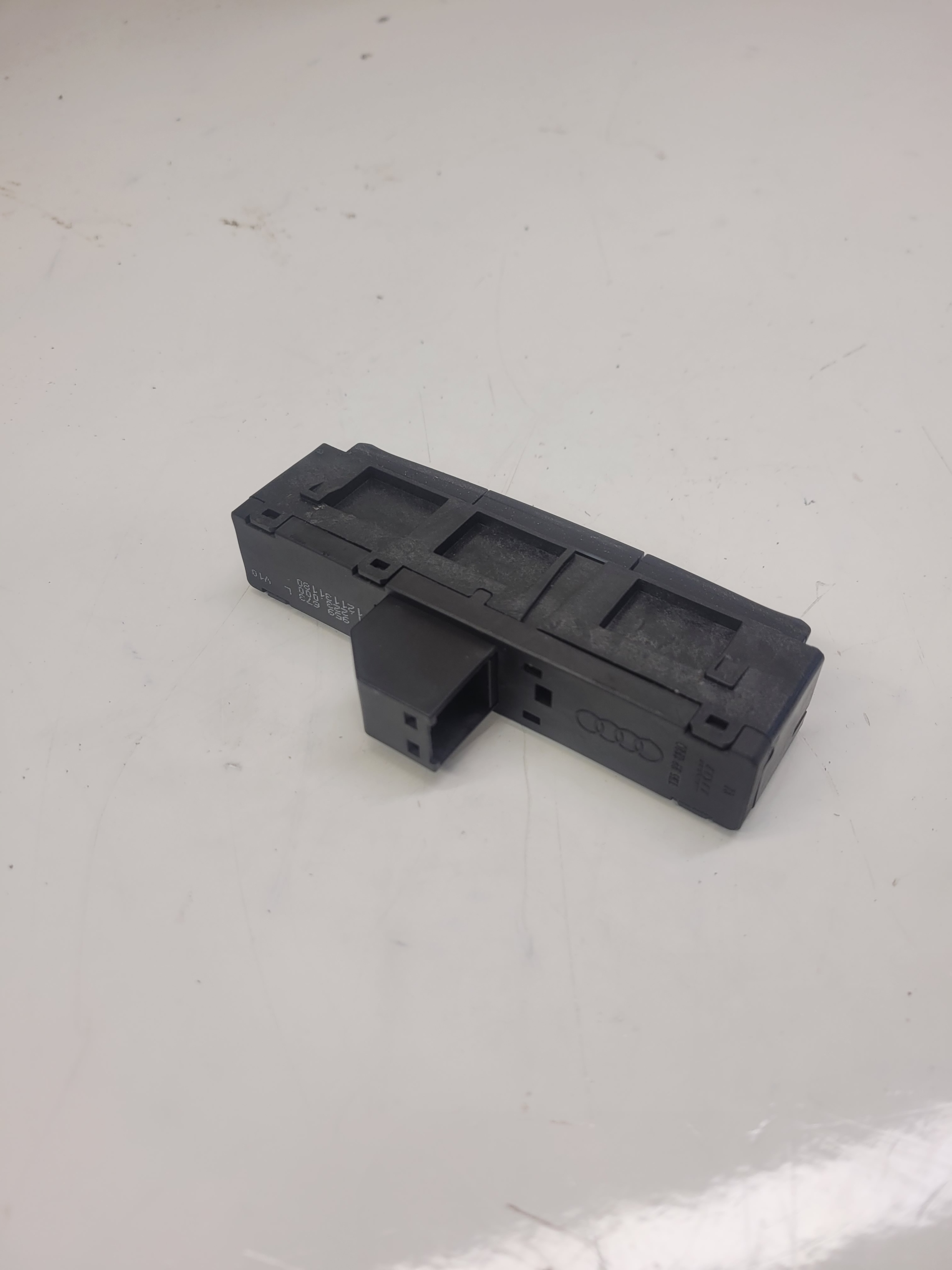 switch GUZIK STAR STOP AUDI A4 B8 A5 8T Q5 8K0959673L