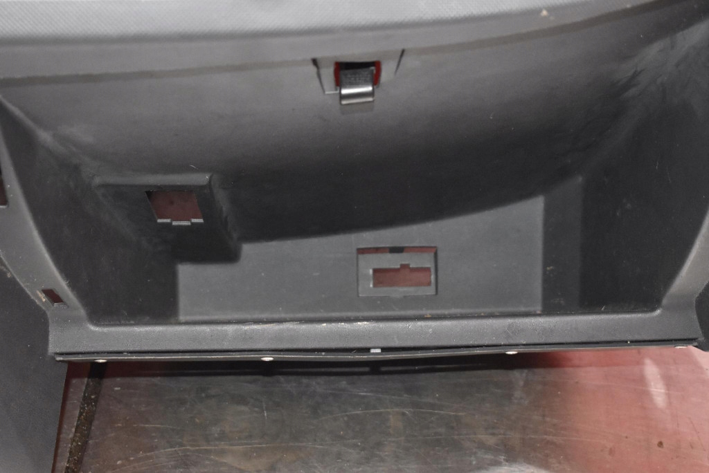 dashboard instrument panel console cockpit airbag EU DACIA SANDERO 1 and 08-12