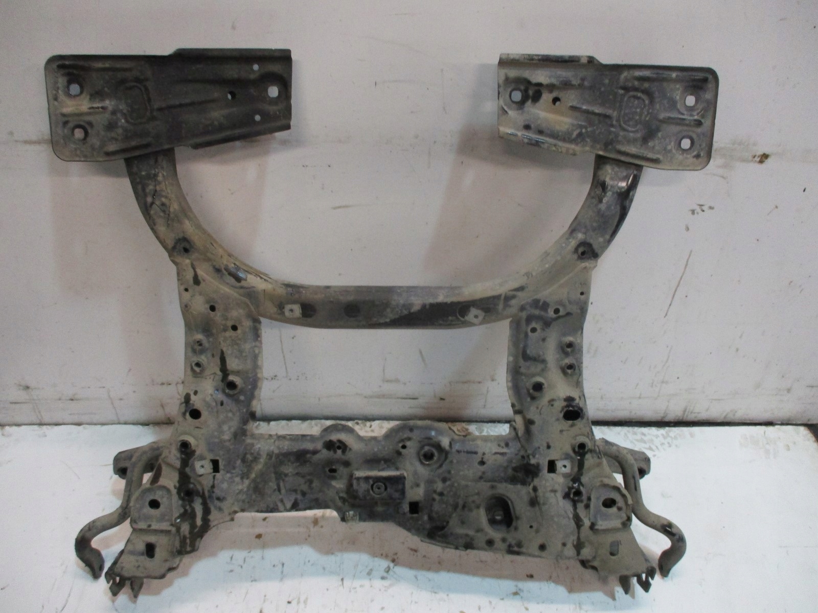 axle beam subframe axle beam INFINITI QX30 1,5D