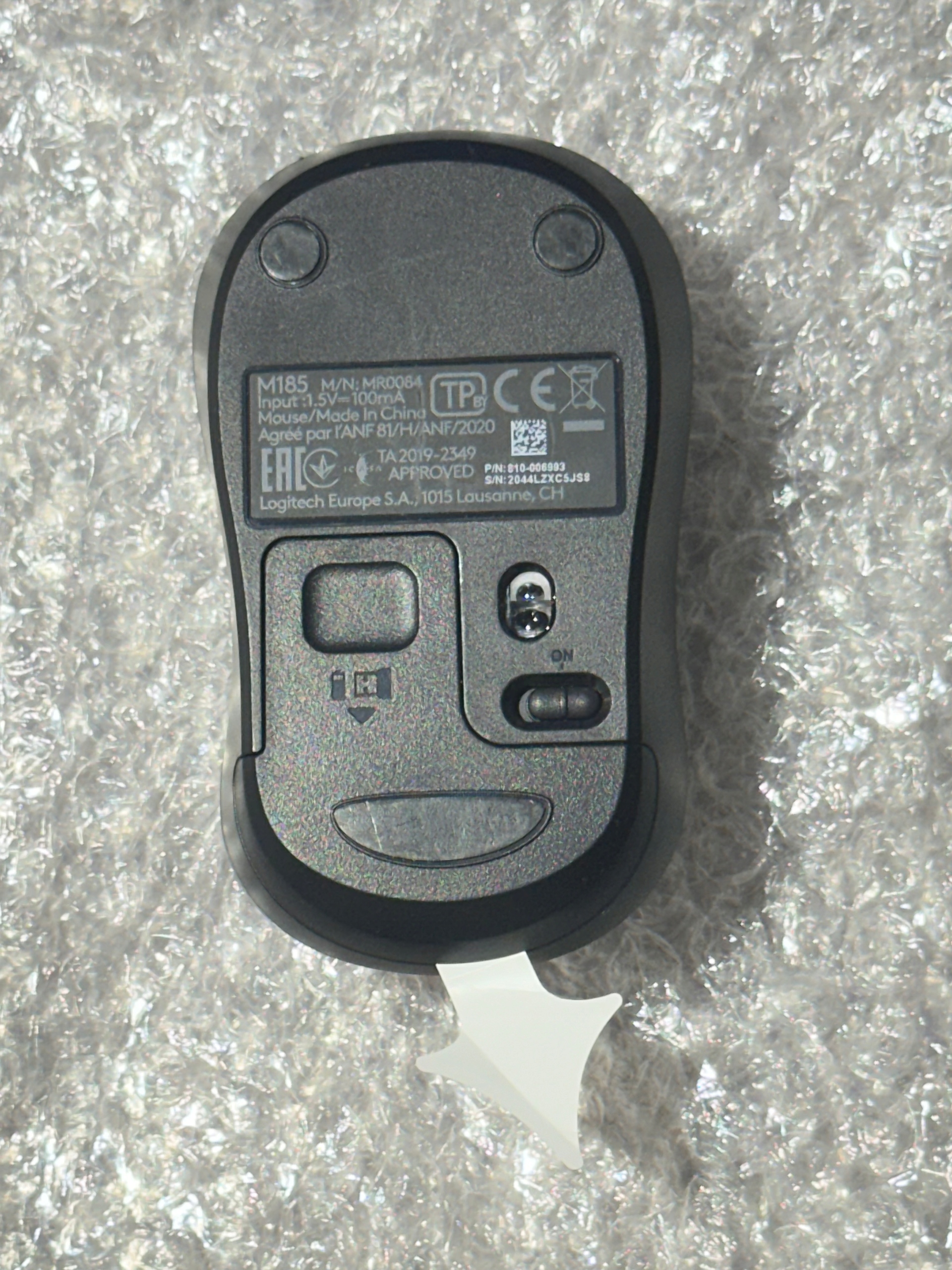 Myszka bezprzewodowa Logitech M185 sensor optyczny Producent Logitech