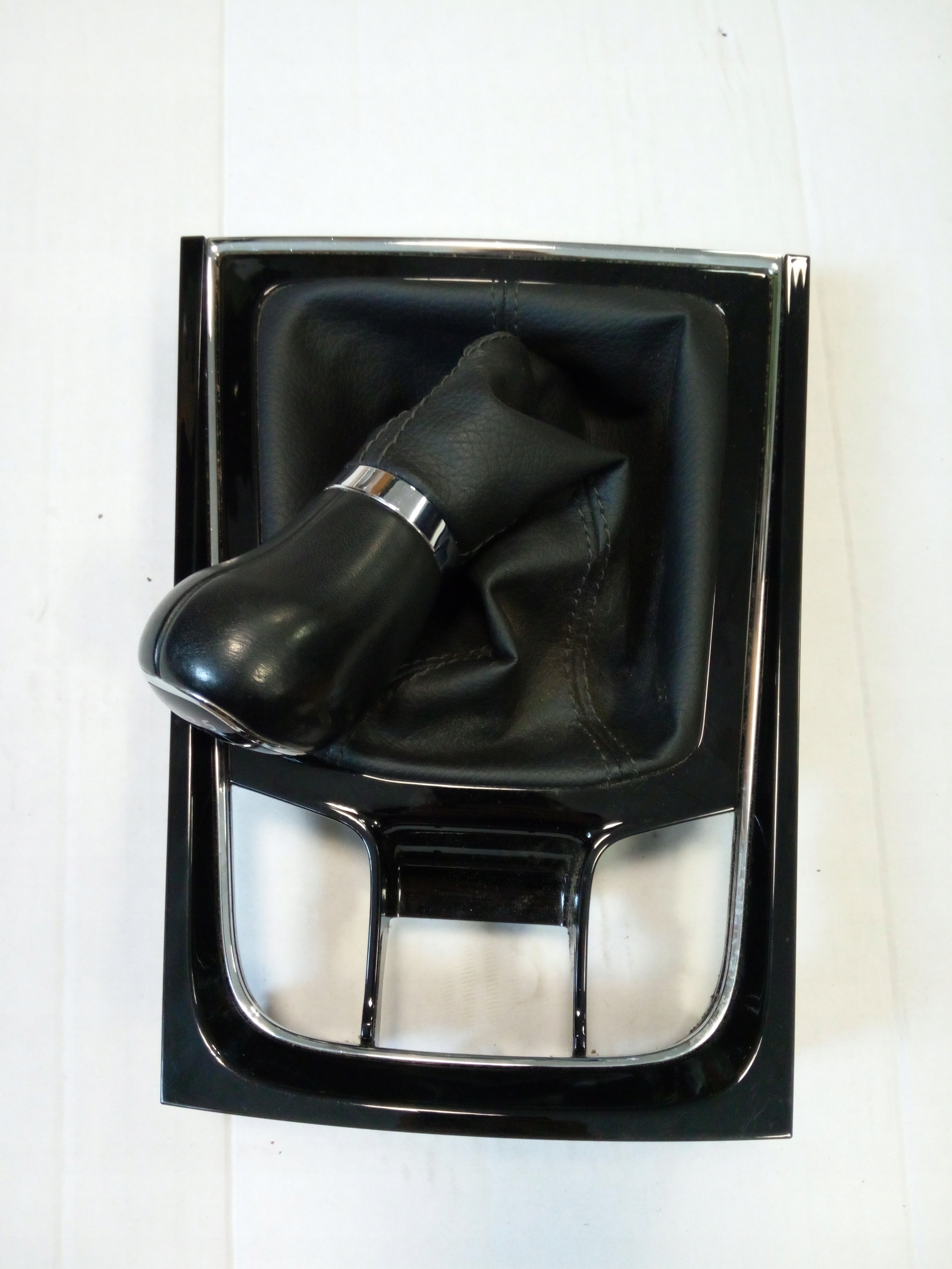 567863212A - РУЧКА ПЕРЕКЛЮЧЕНИЯ ПЕРЕДАЧ СИЛЬФОН КРЫШКА SKODA KAROQ ОРИГ.*