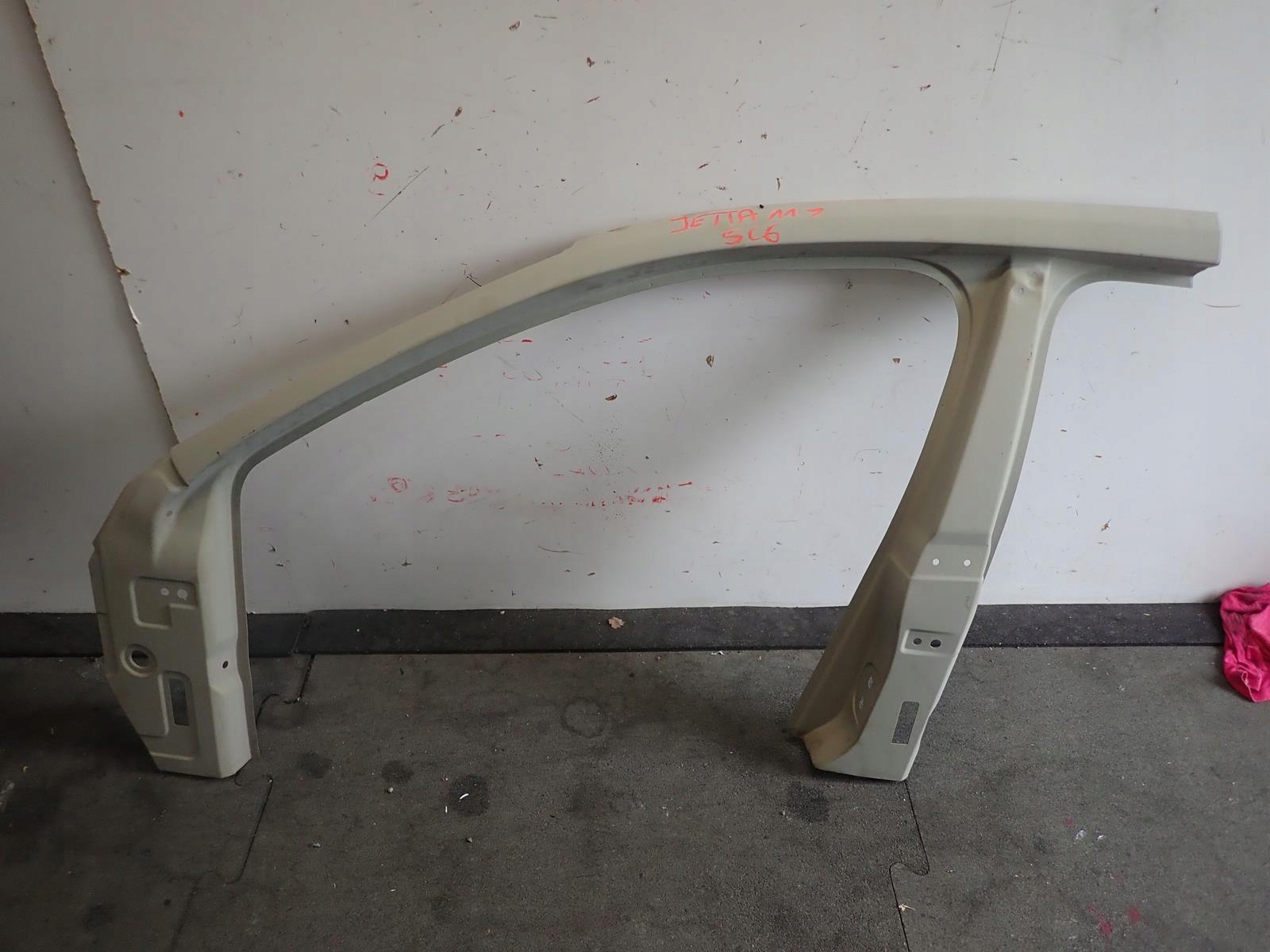 pillar left side VW JETTA 2010- 5C6