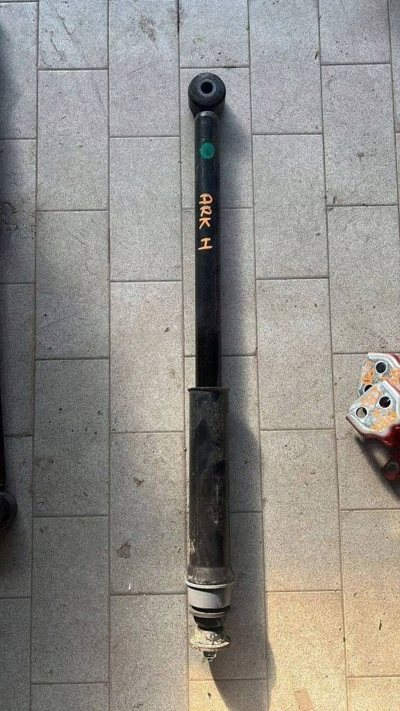 shock absorber rear part right left RENAULT ARKANA 562100741R