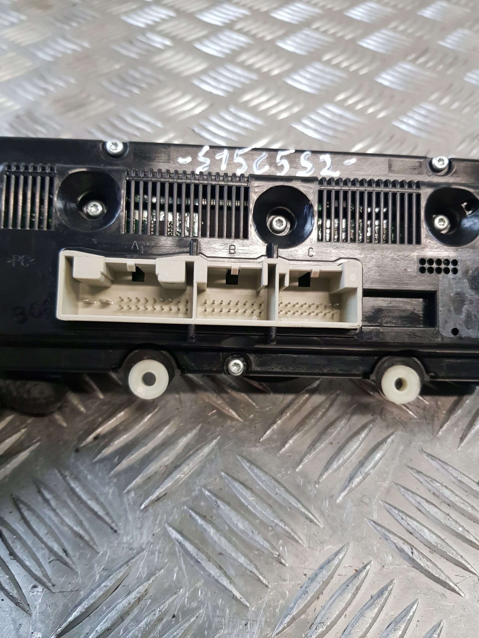 PANEL rešetka ventilacije klimatizacije 746775-10 VW PASSAT B6