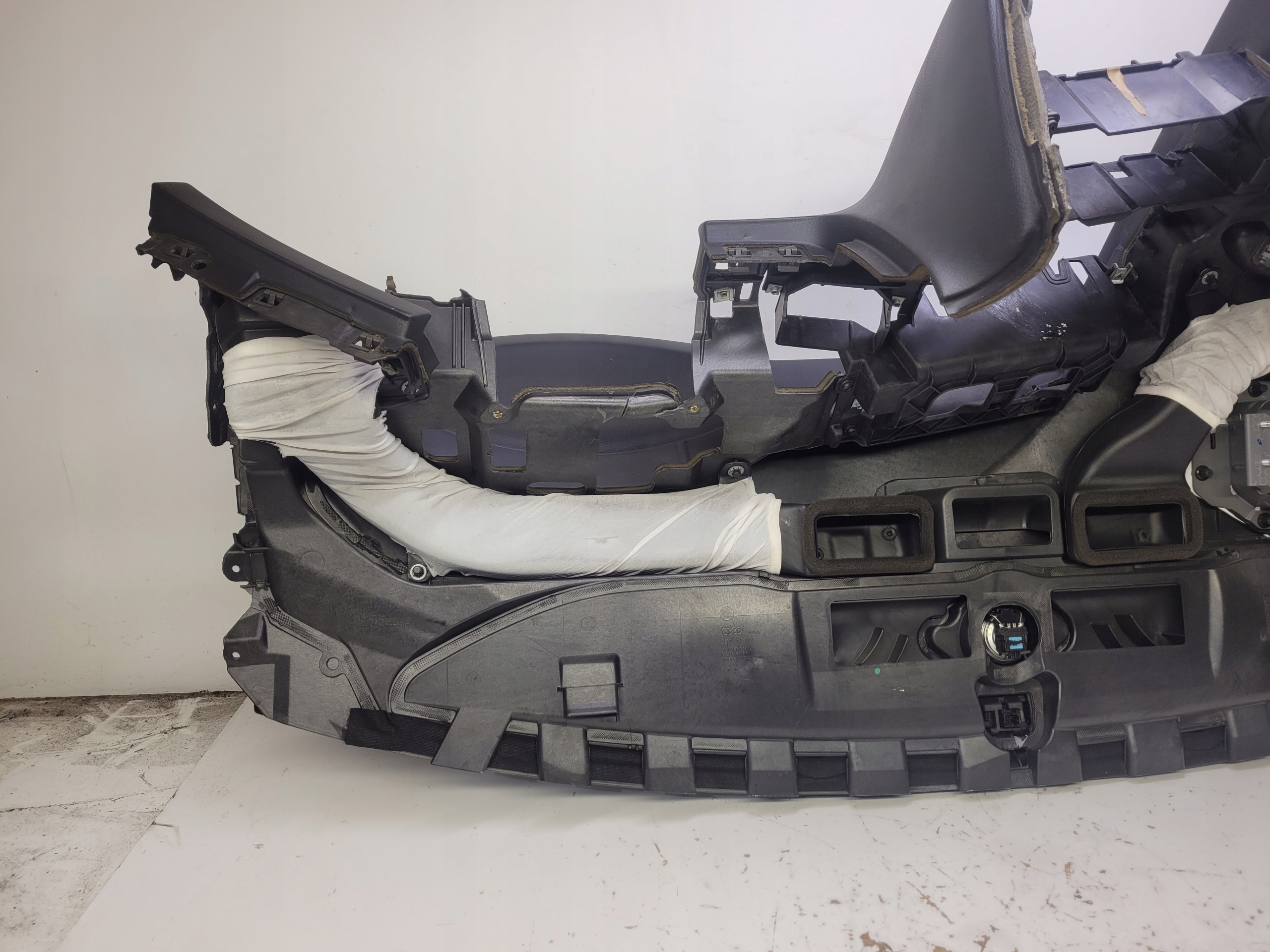dashboard cockpit console AUDI A6 C6 4F1857041R EUROPA
