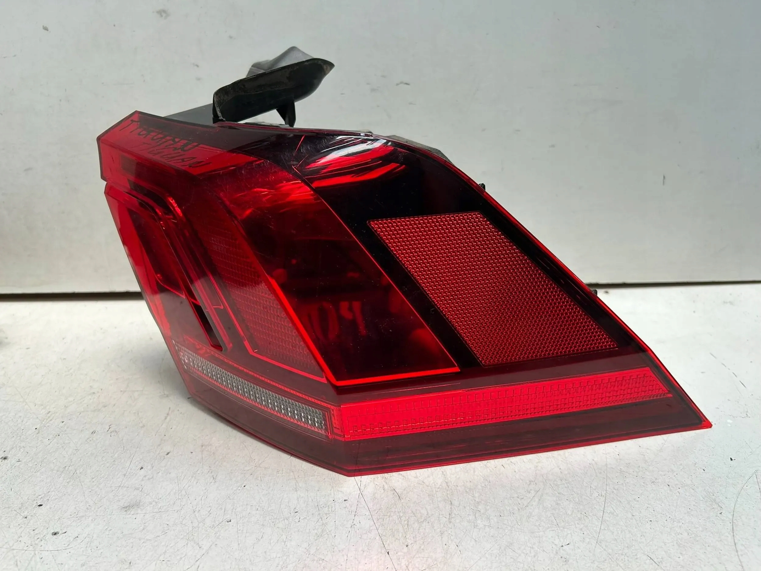 Lampa tył prawy Volkswagen Tiguan 2015