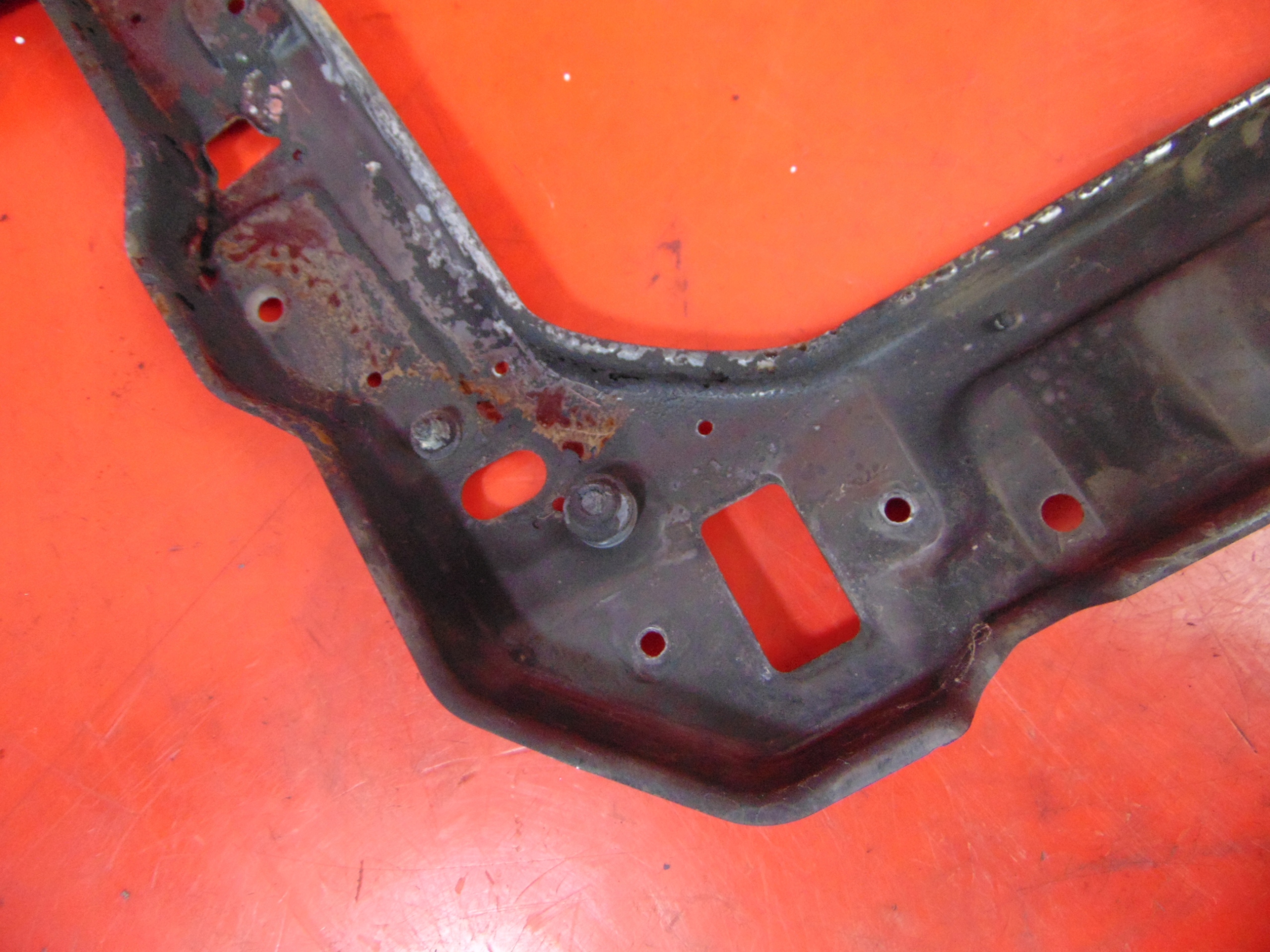 MINI Countryman R60 support panel for radiators upper sider front