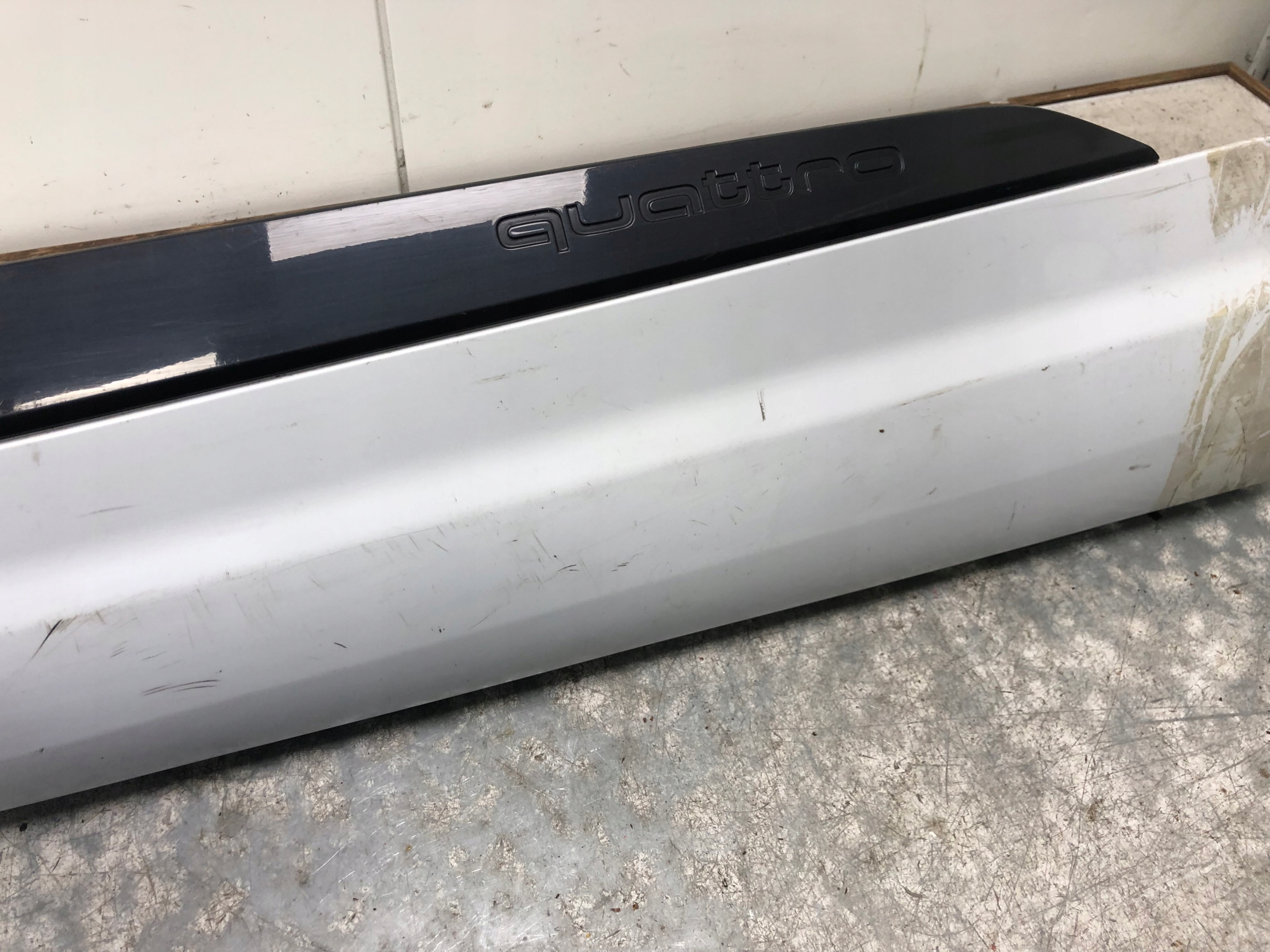 moulding door left rear part AUDI Q7 4M 4M0853969G