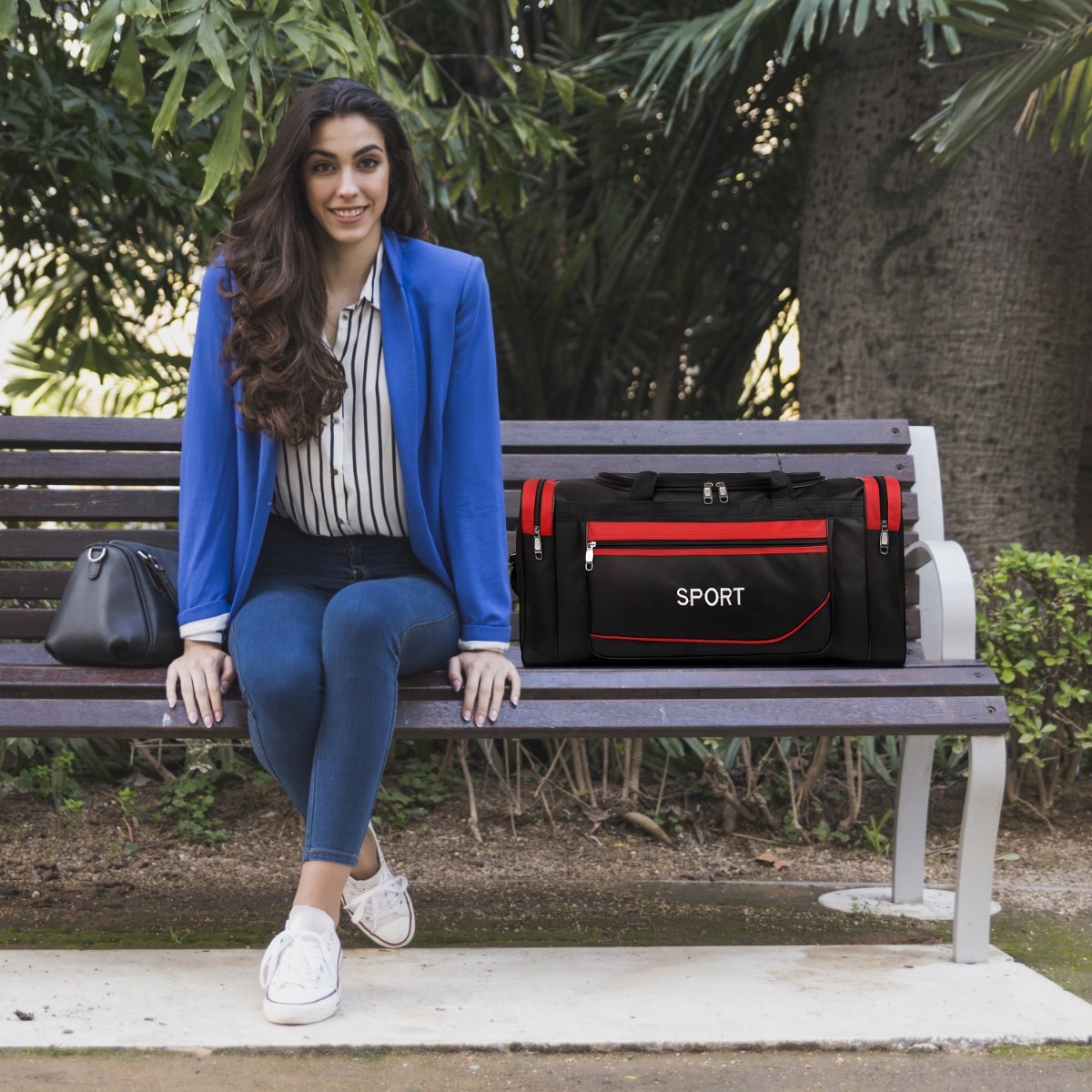 TORBA PODRÓŻNA DUŻA 20L SPORTOWA TRENINGOWA BAGAŻ Cechy dodatkowe na ramię wodoodporność