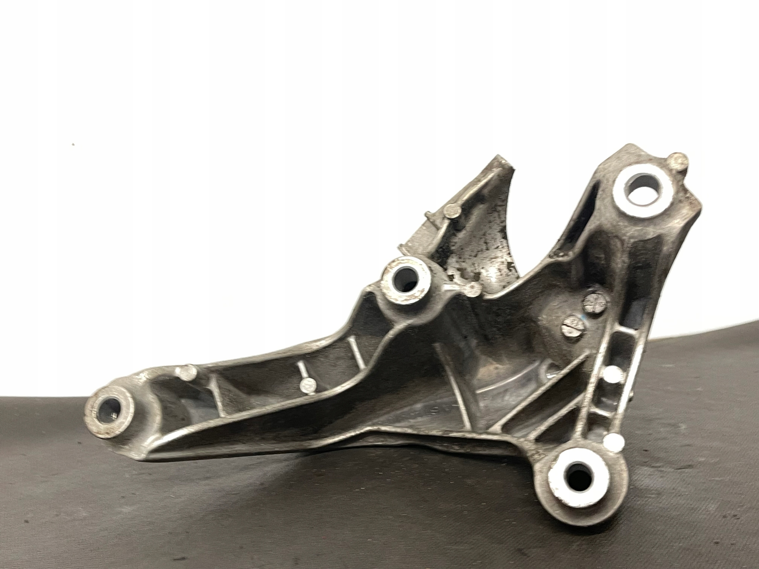 AUDI A4 B9 A5 2.0TDI engine mount left 4M0199307AD